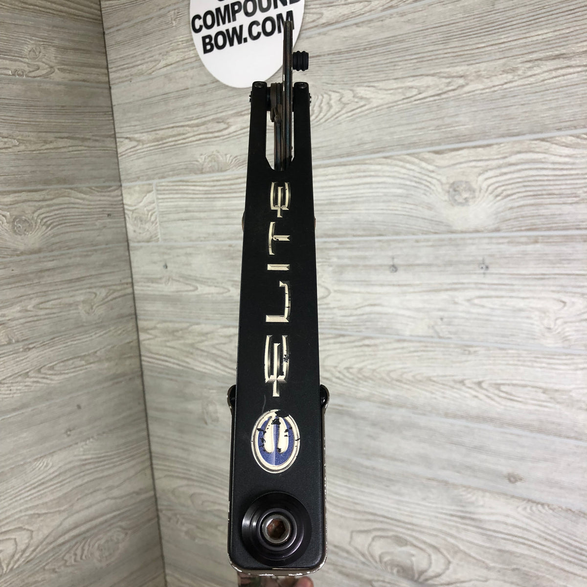 Used Elite Impulse 34 Right Handed 65# max