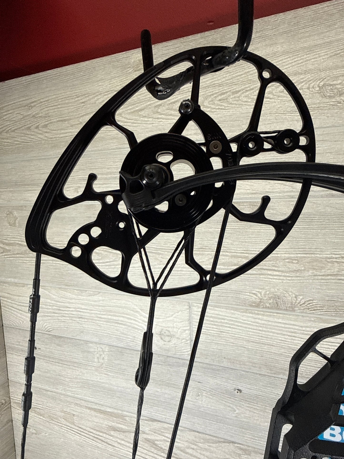 Used Mathews Lift X 29.5 Right Hand Black Bow