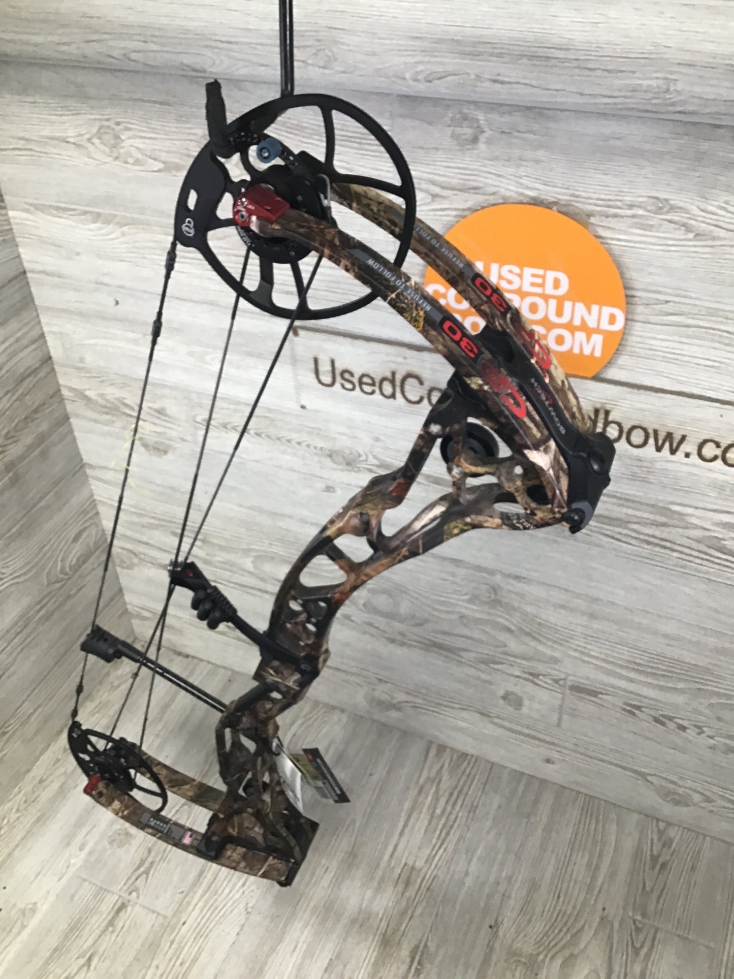 NEW Bowtech CP30 RH Mossy Oak 60-70