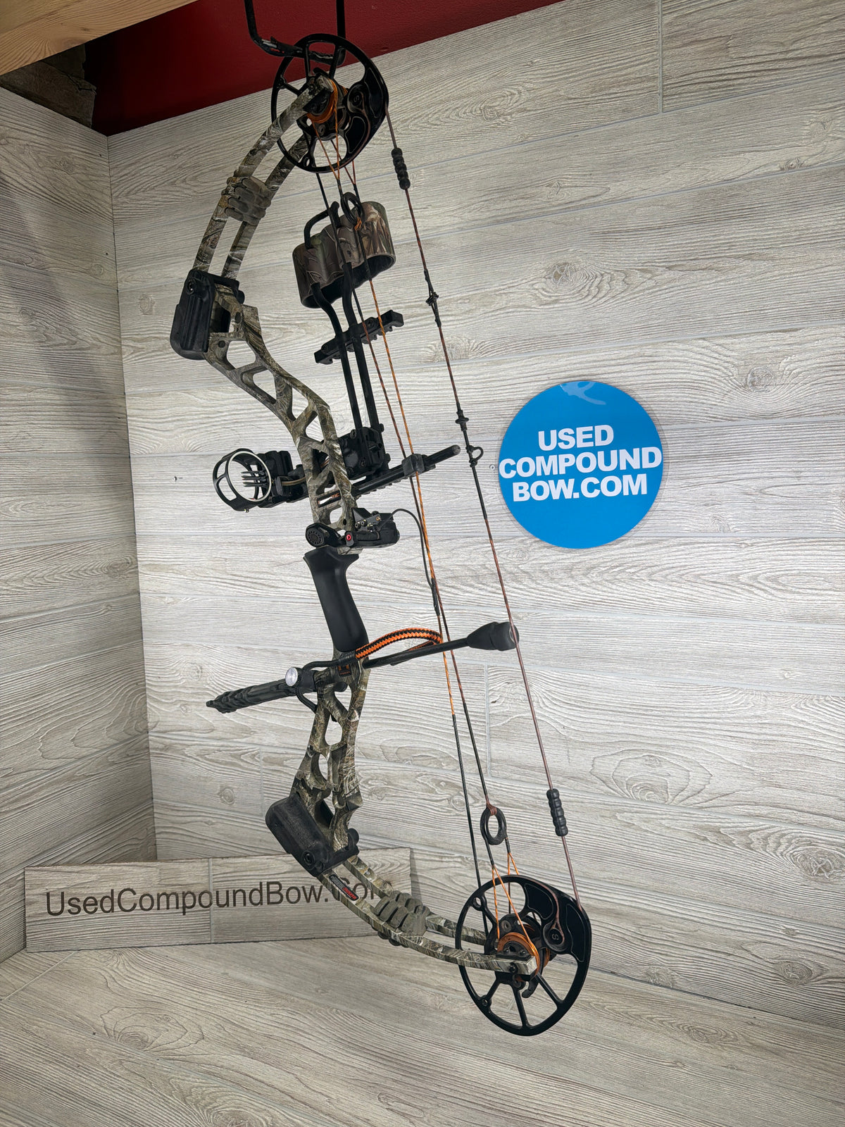 Used Mission Ballistic RH 29" 70lb Camo Bow Pkg