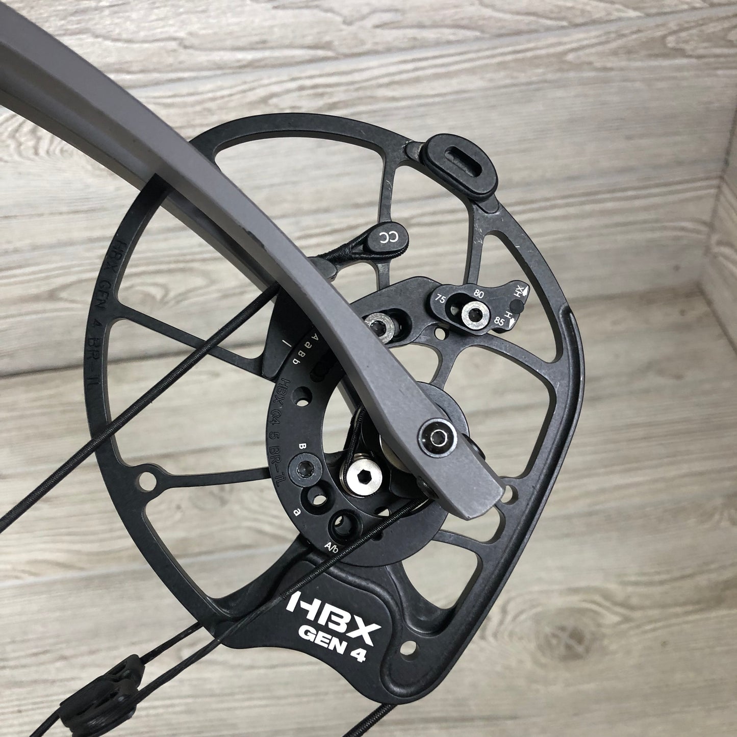 Used Hoyt Alpha AX-2 29 Tombstone LH 70# max