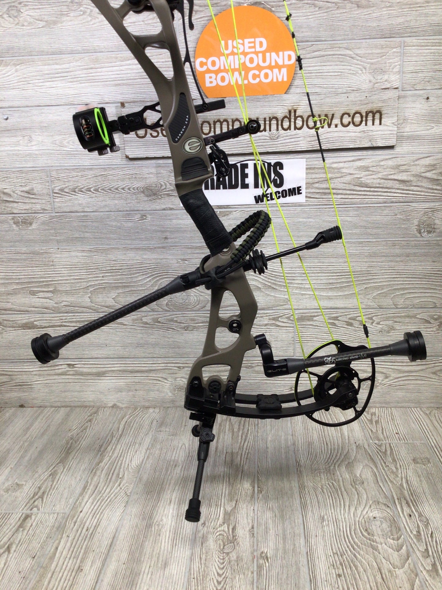 Use Elite Carbon Era Right Handed 65lb Sienna Brown Bow Package