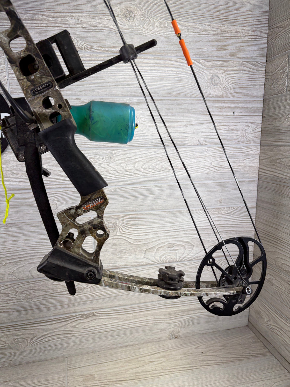 Used Mission Craze Right Handed Carp Shooting Pkg