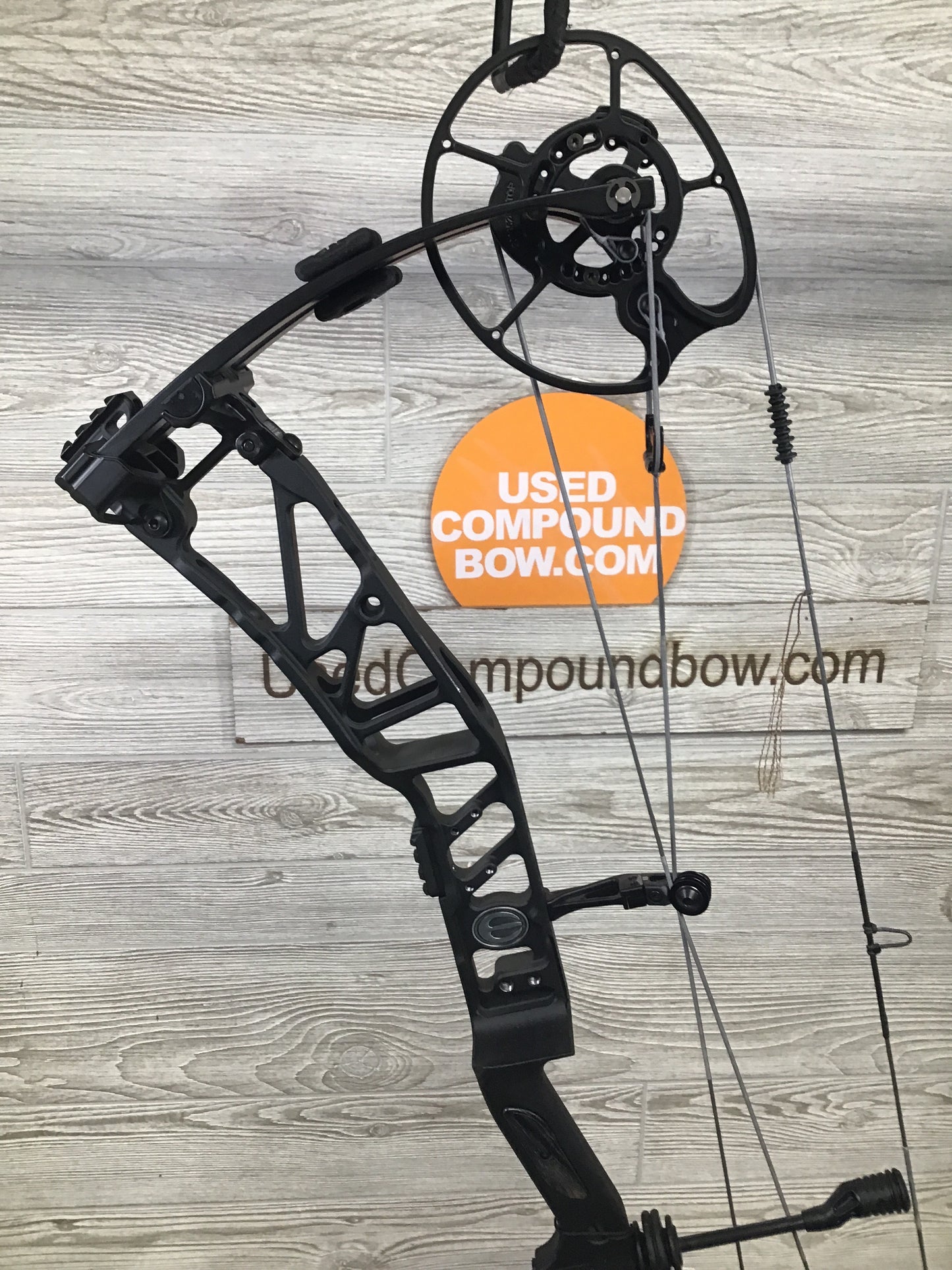 Elite Artus Right Hand Black 50-60# Bow