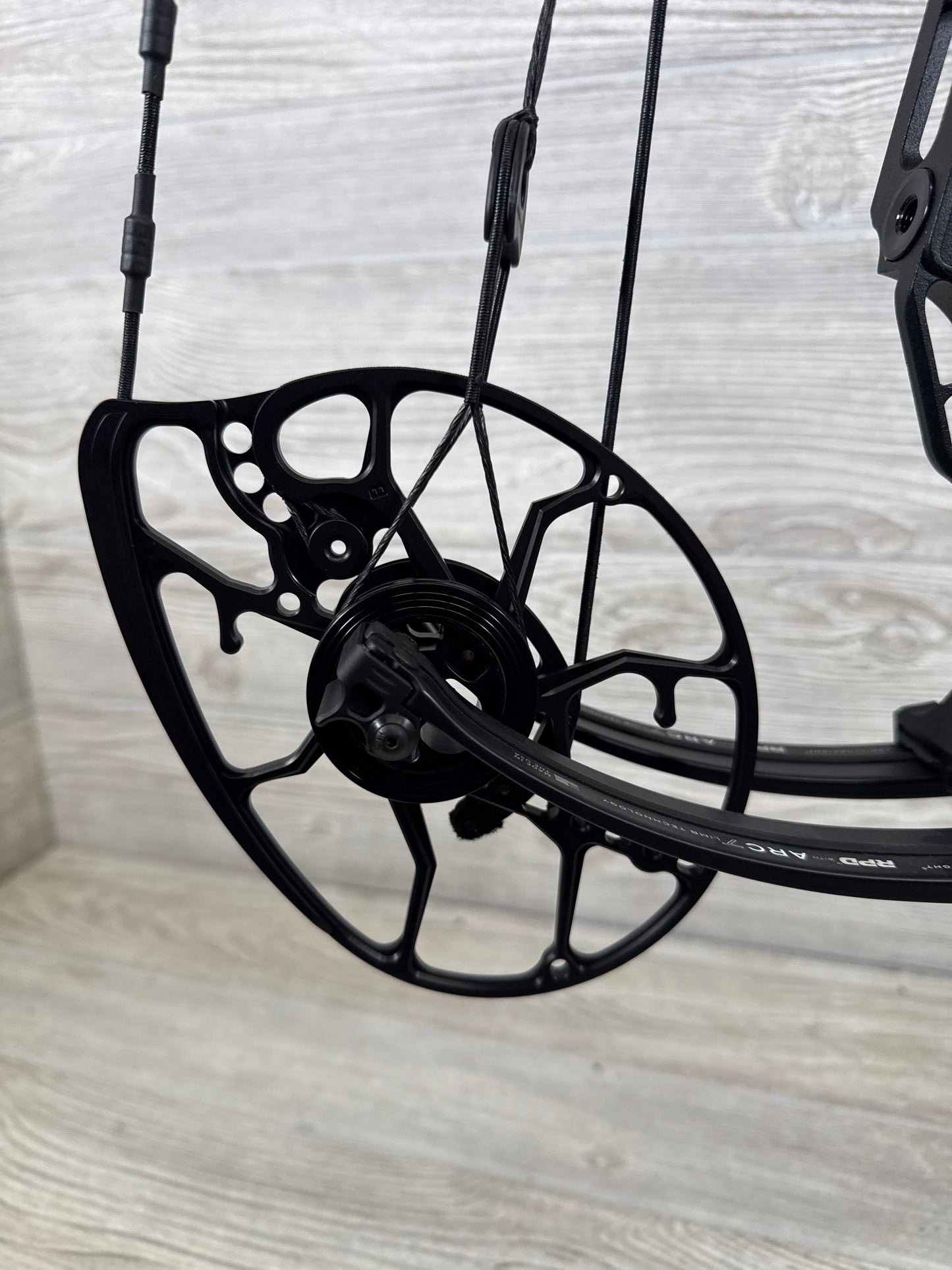 Used Mathews LIFT X 29.5 Left Hand Green Ambush Fade to Black