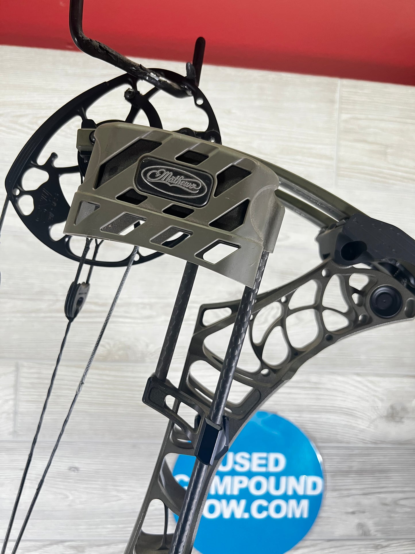 Used Mathews V3X 29 Ambush Green Right Handed Garmin Package