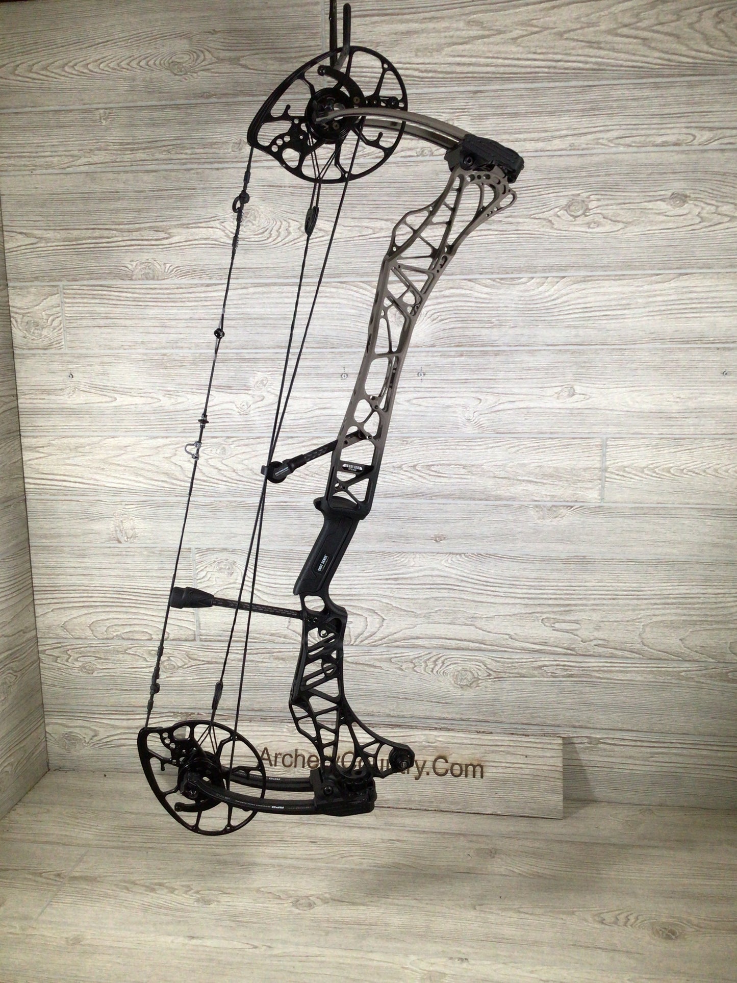 Mathews Lift 29.5 Granite fade to Black RH