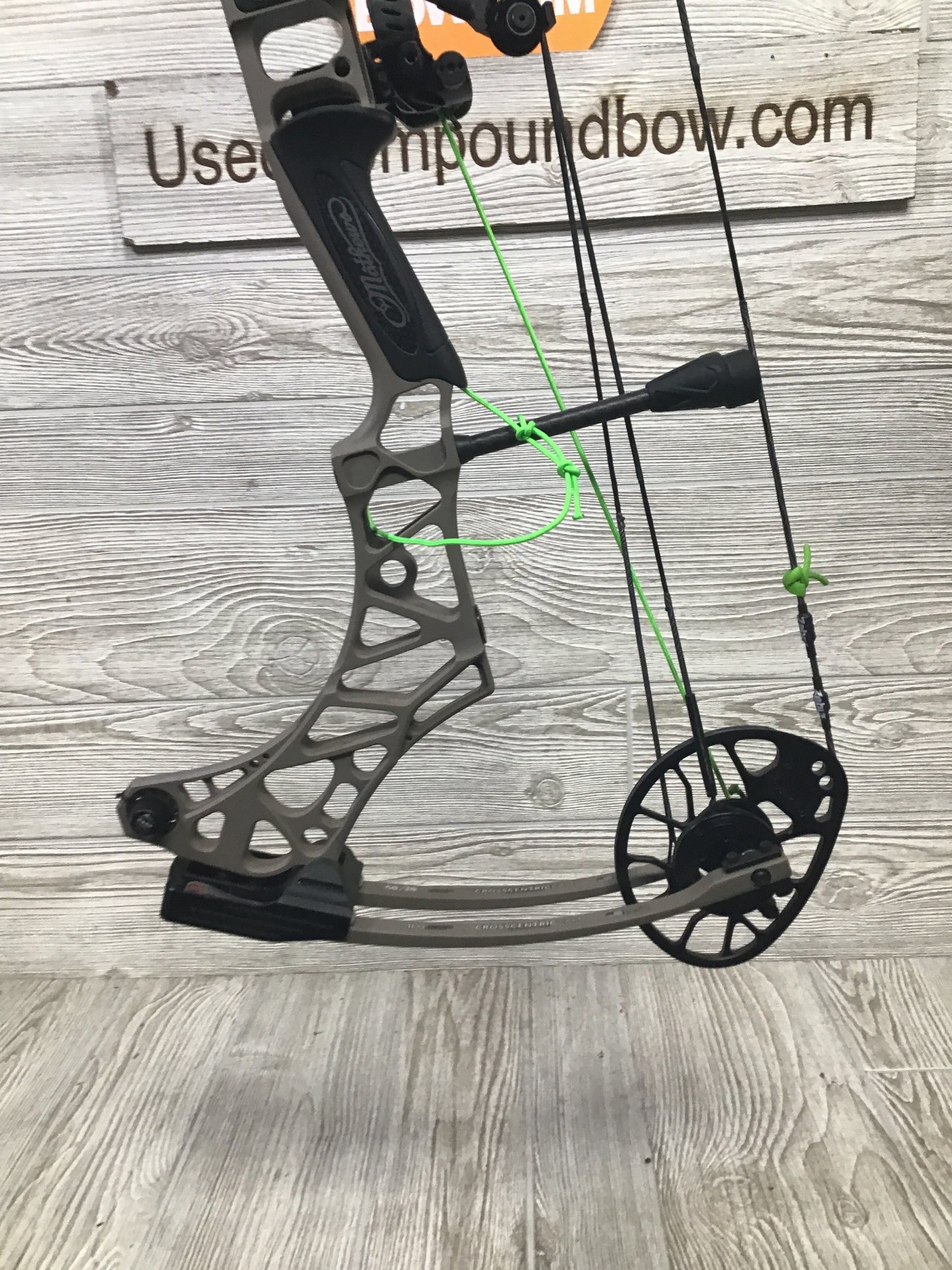 Mathews Prima Granite Right handed 24"/50#
