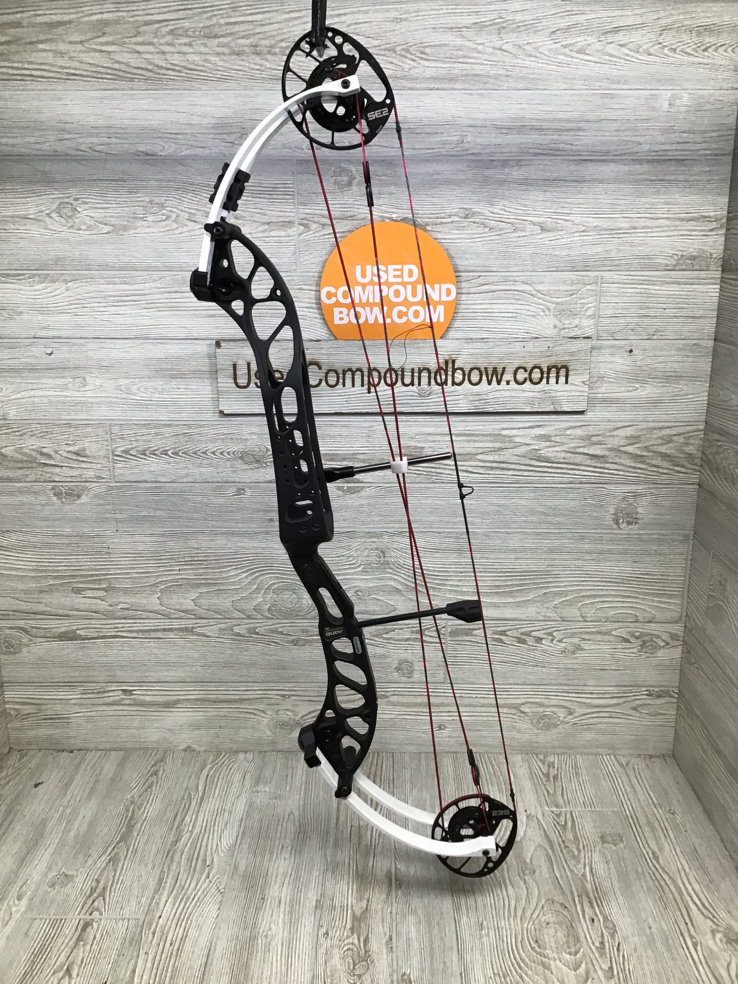 Used PSE Dominator DUO 35 50-60# Black W/White Limbs