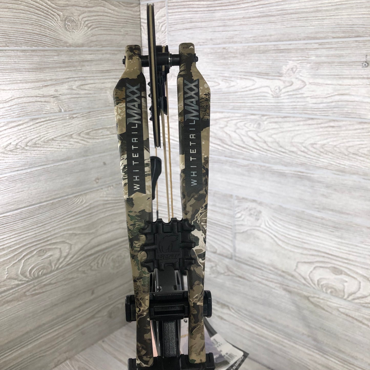Bear Whitetail Maxx #70 Right hand black riser, camo limbs