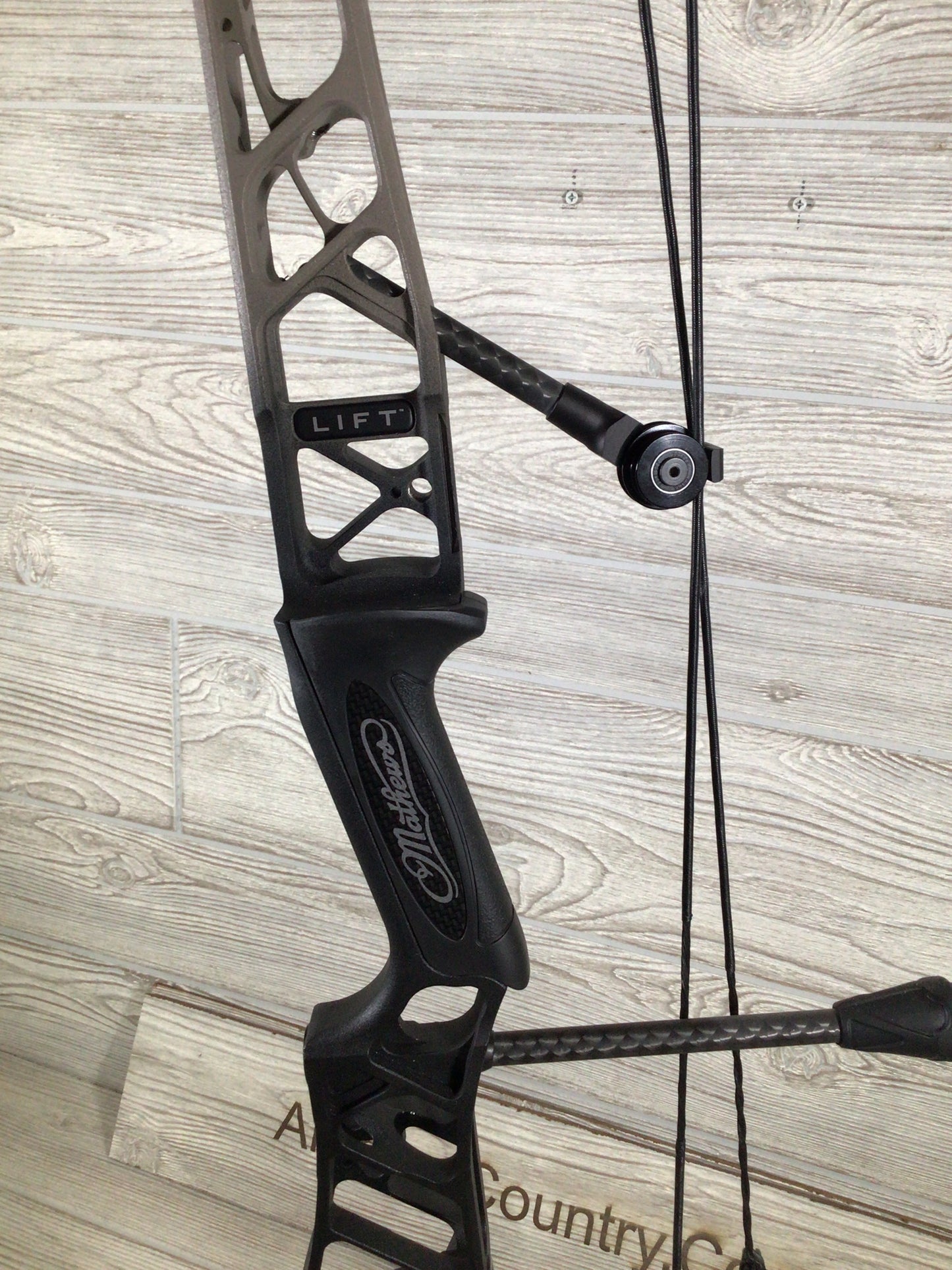 Mathews Lift 29.5 Granite fade to Black RH