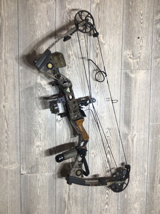 Mathews Outback 29" 70lb Right Handed Bow PKG