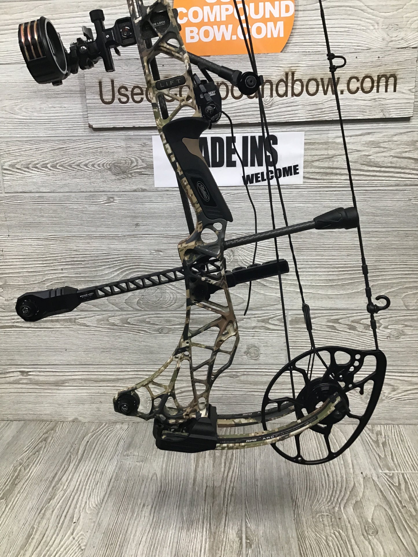 Used Mathews Lift X 29.5 Right Hand 28.5"/70# Sitka Subalpine LOADED Package