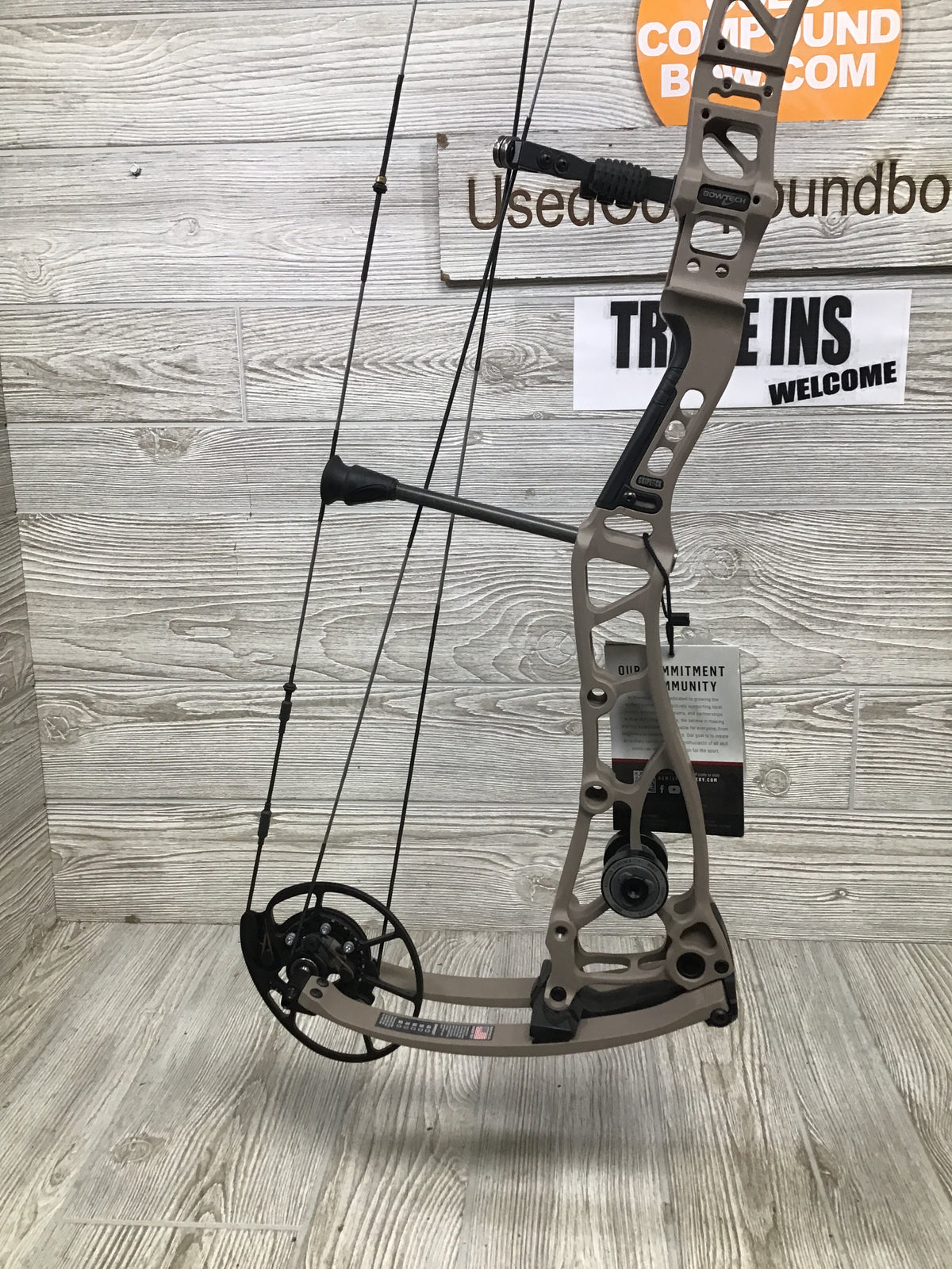 Bowtech Proven 34 Sandstone Medium Cam Left Handed 25-30" 60-70lbs