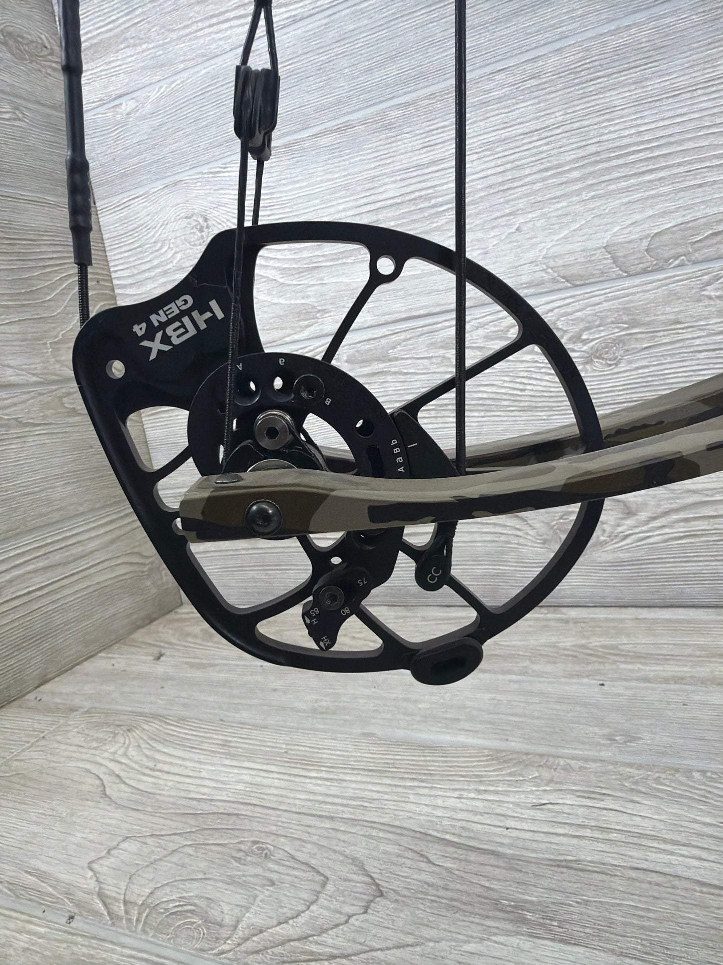 Hoyt RX-9 Ultra 30.5" 70lb Mossy Oak Bottomland Right Hand Bow
