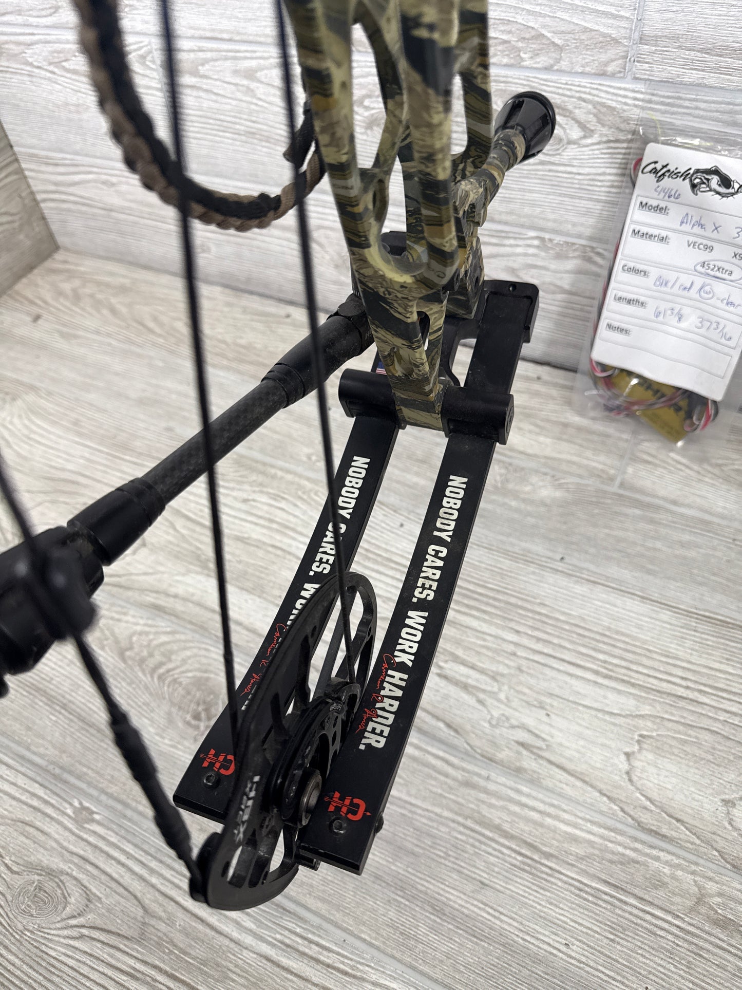 Used Hoyt Alpha X 33 Cameron Hanes Package 80# right hand