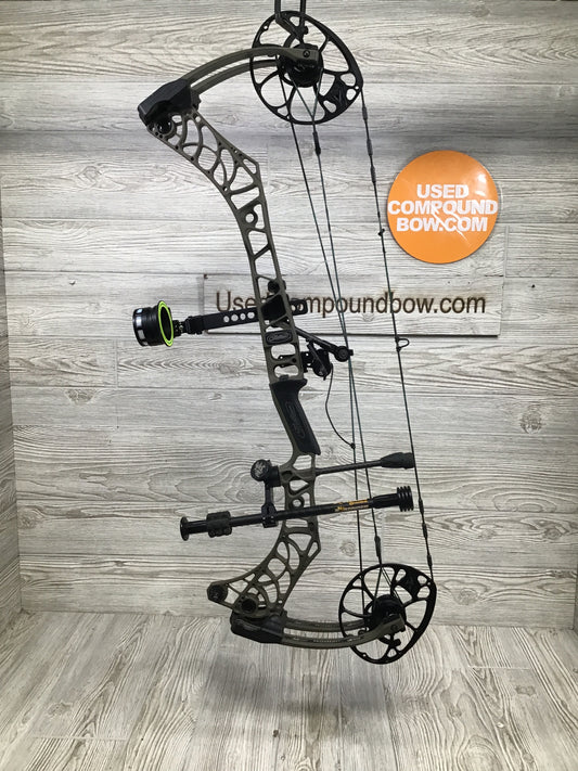 Used Mathews V3 31 27" 70lb RH Green Ambush Bow Pkg