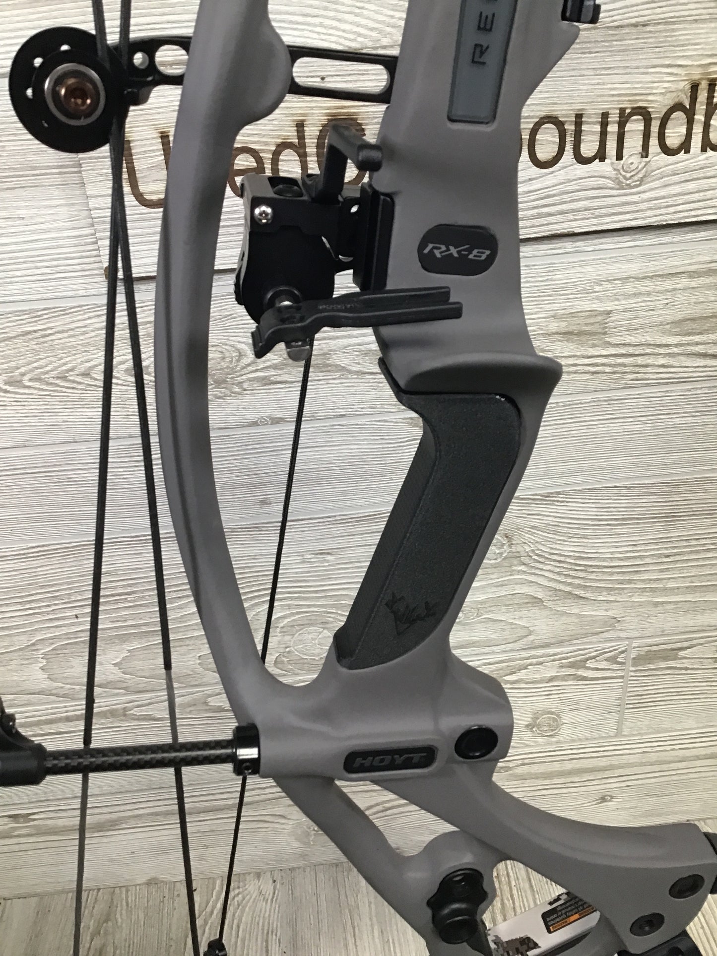 Hoyt RX-8 Left Handed Custom 40-50 lb Tombstone Riser - Elevated 2 Limbs Package