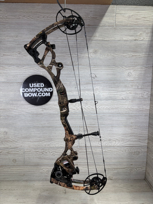 Bowtech Carbon One X 60-70# RH Mossy Oak New Bow