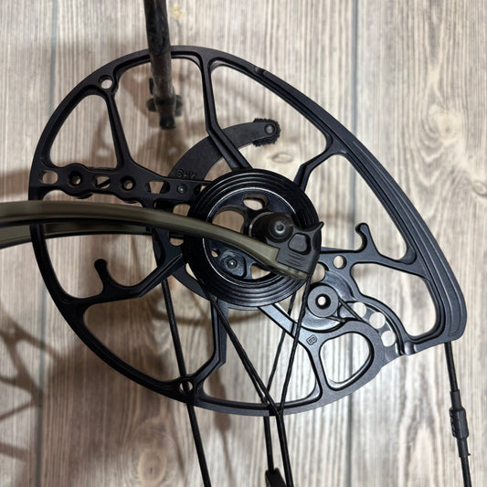 Used Mathews Lift 33 RH Ambush Green