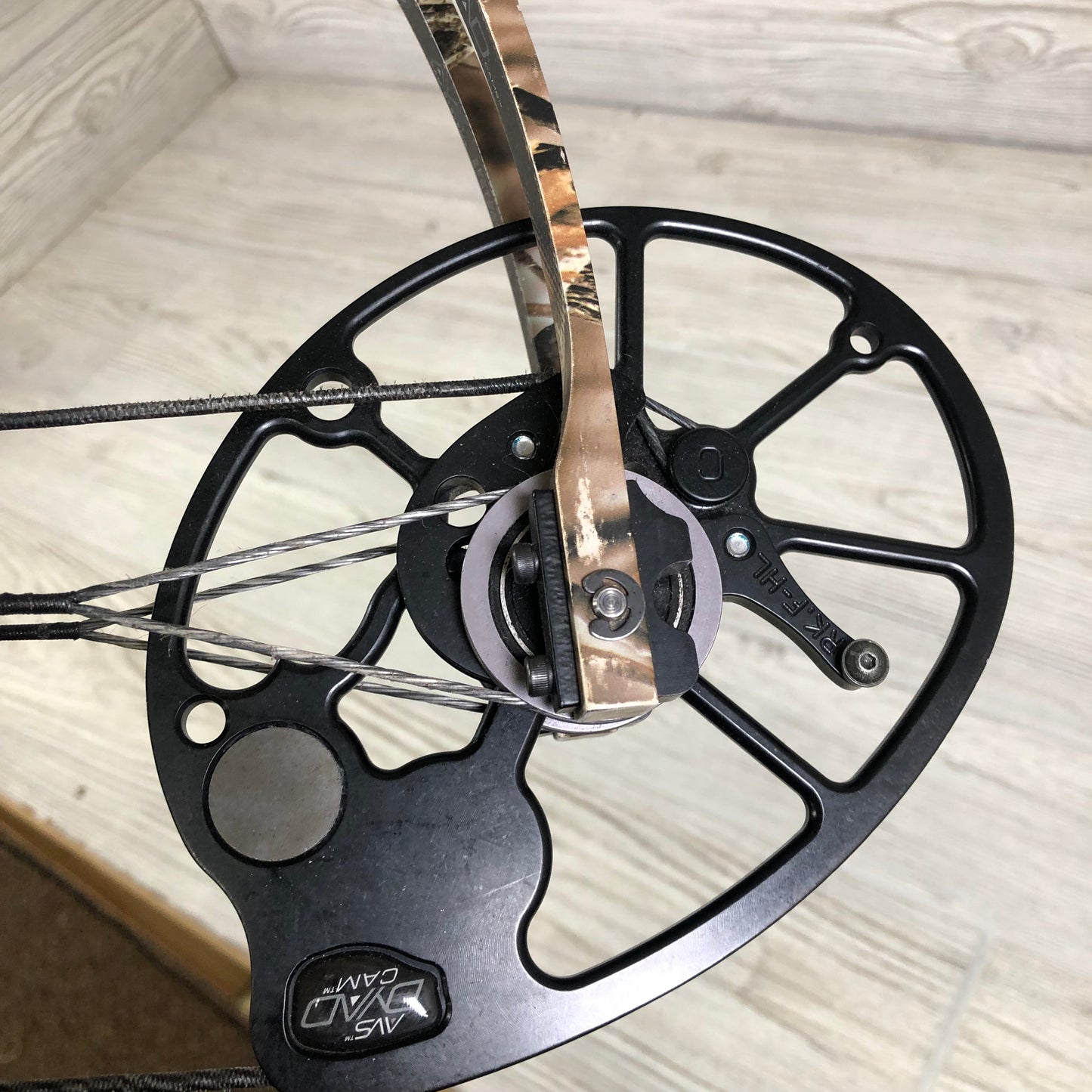 Used Mathews Chill Right handed package 50# max limbs