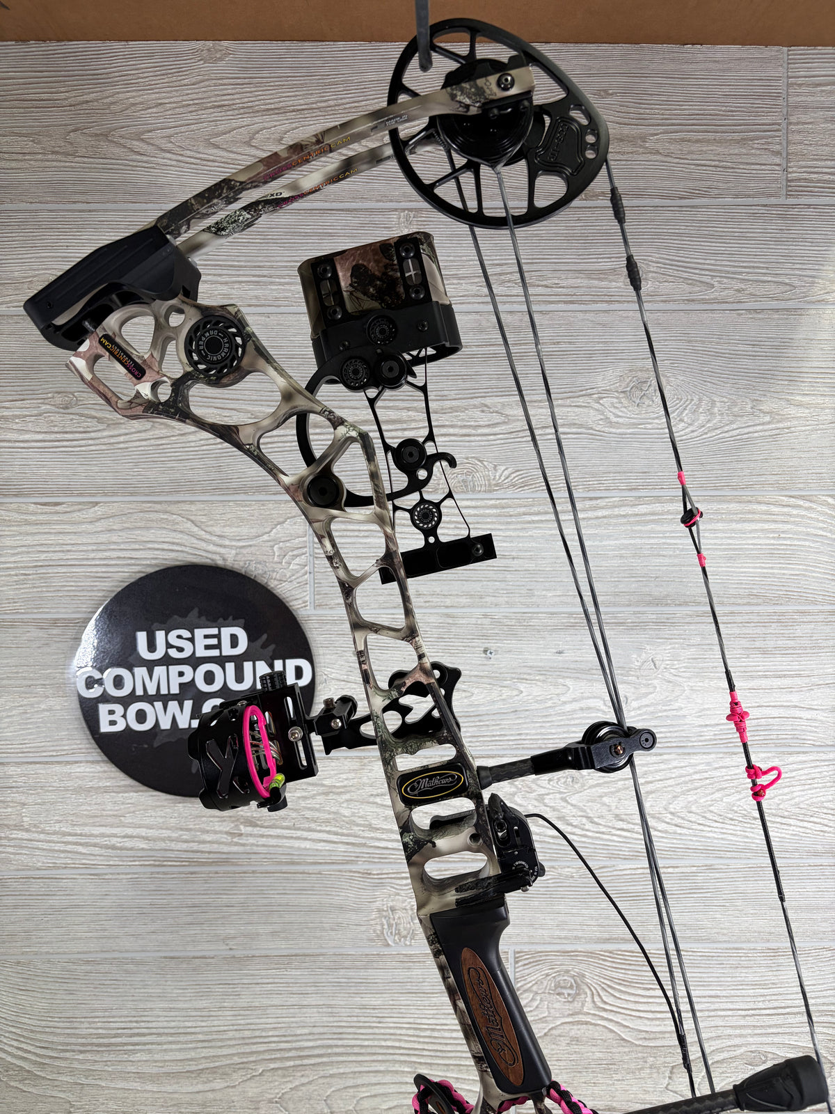 Used Mathews Avail RH Lost XD camo bow package 27" 50#