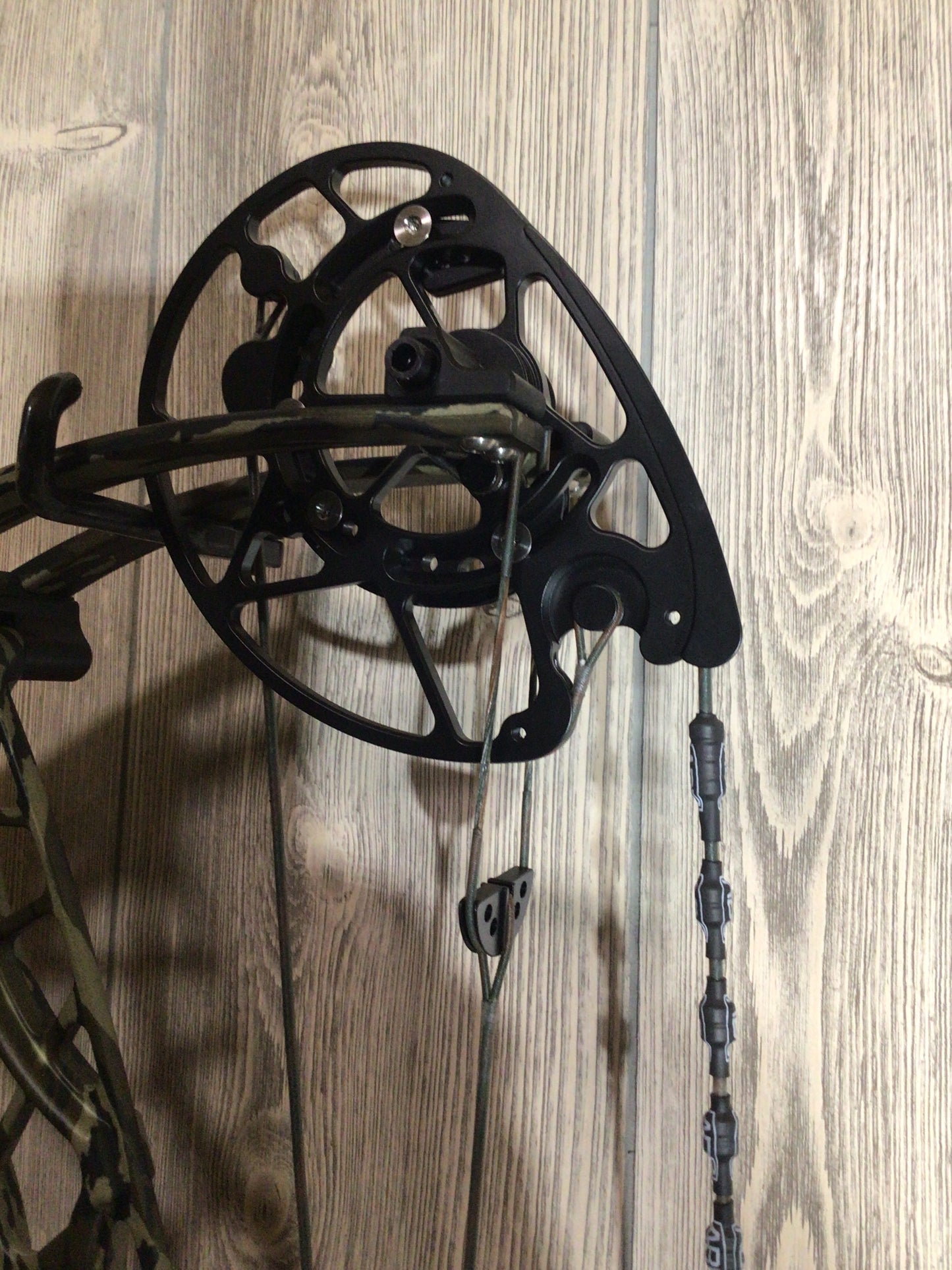 Used Obsession Pinnacle NT RH 70# Bottomland Bow