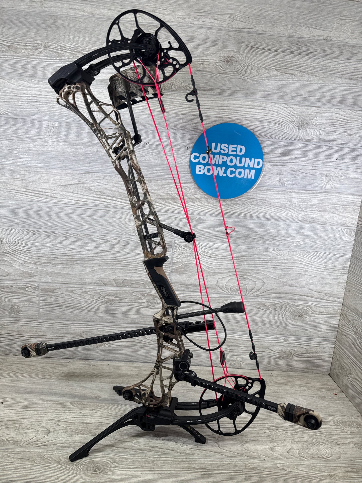 Used Mathews Lift X 29.5 Right Handed First Lite riser black limbs package