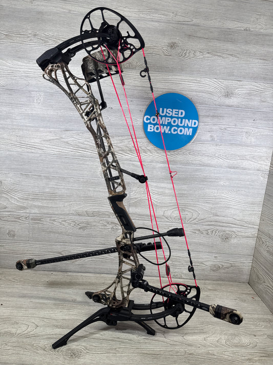 Used Mathews Lift X 29.5 Right Handed First Lite riser black limbs package