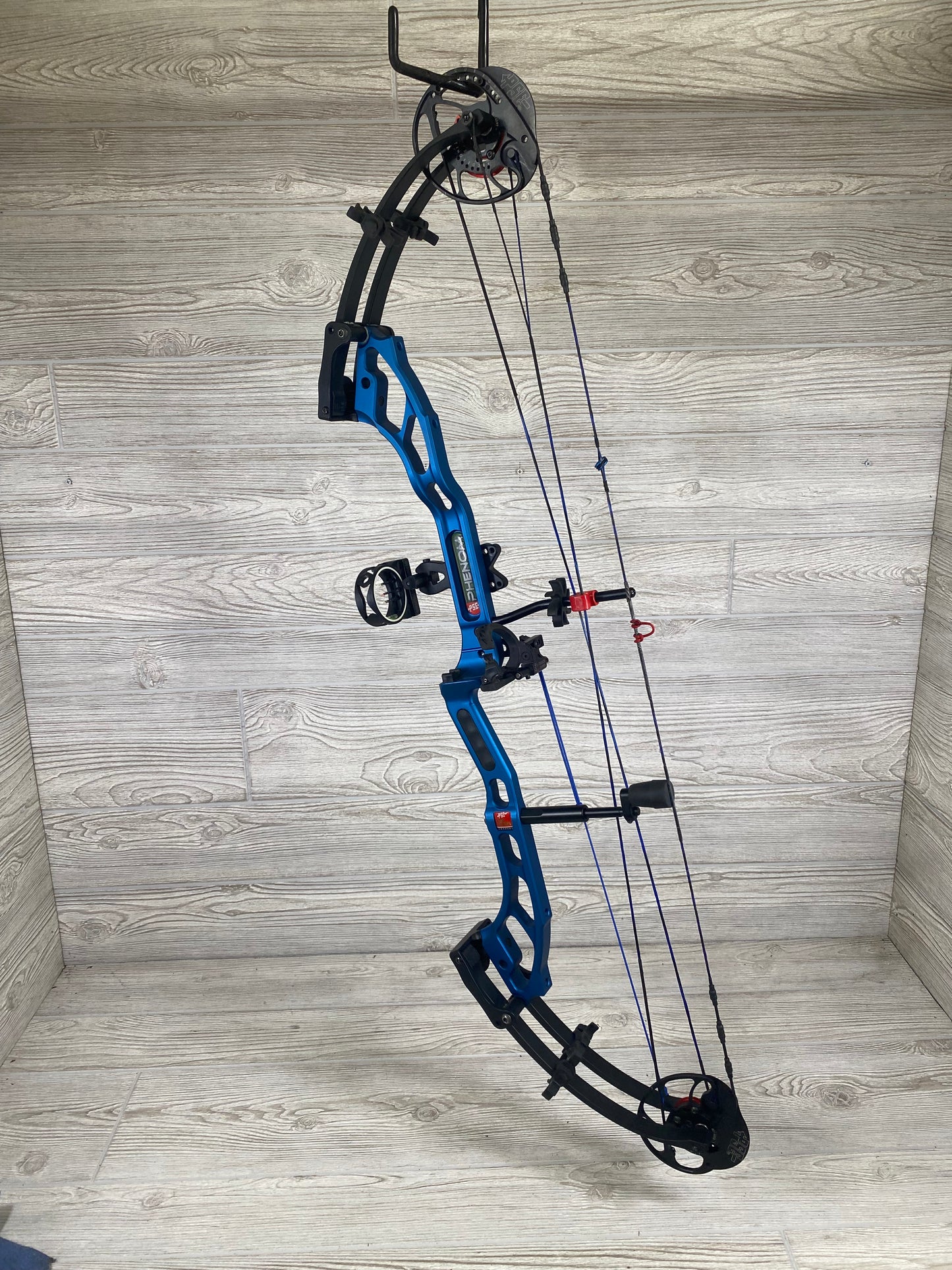 PSE Phenom SD Target Bow Package 60 lb max RH