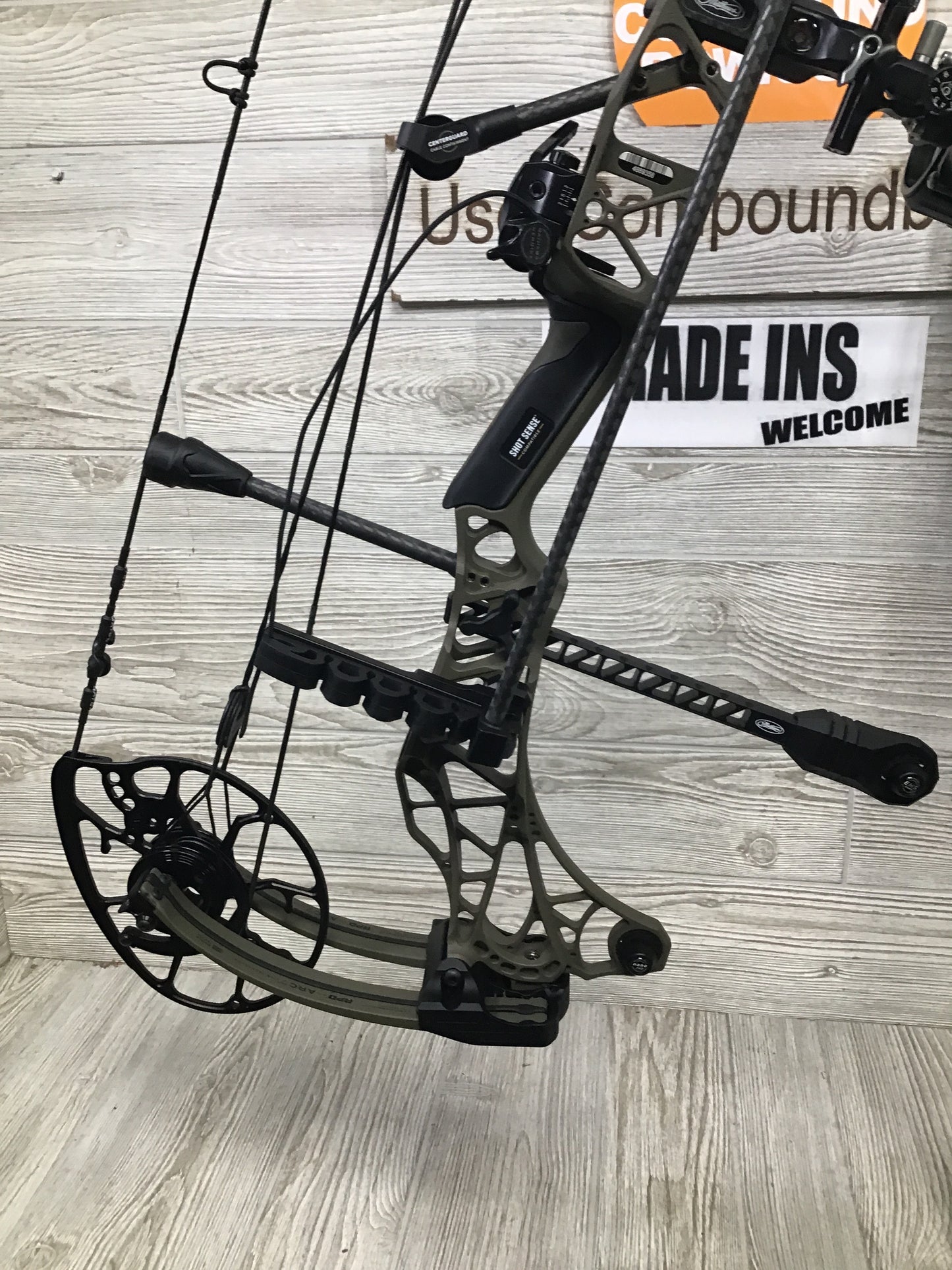 Used Mathews Lift X 29.5 Right Hand Ambush Green 26.5"/70# LOADED Package