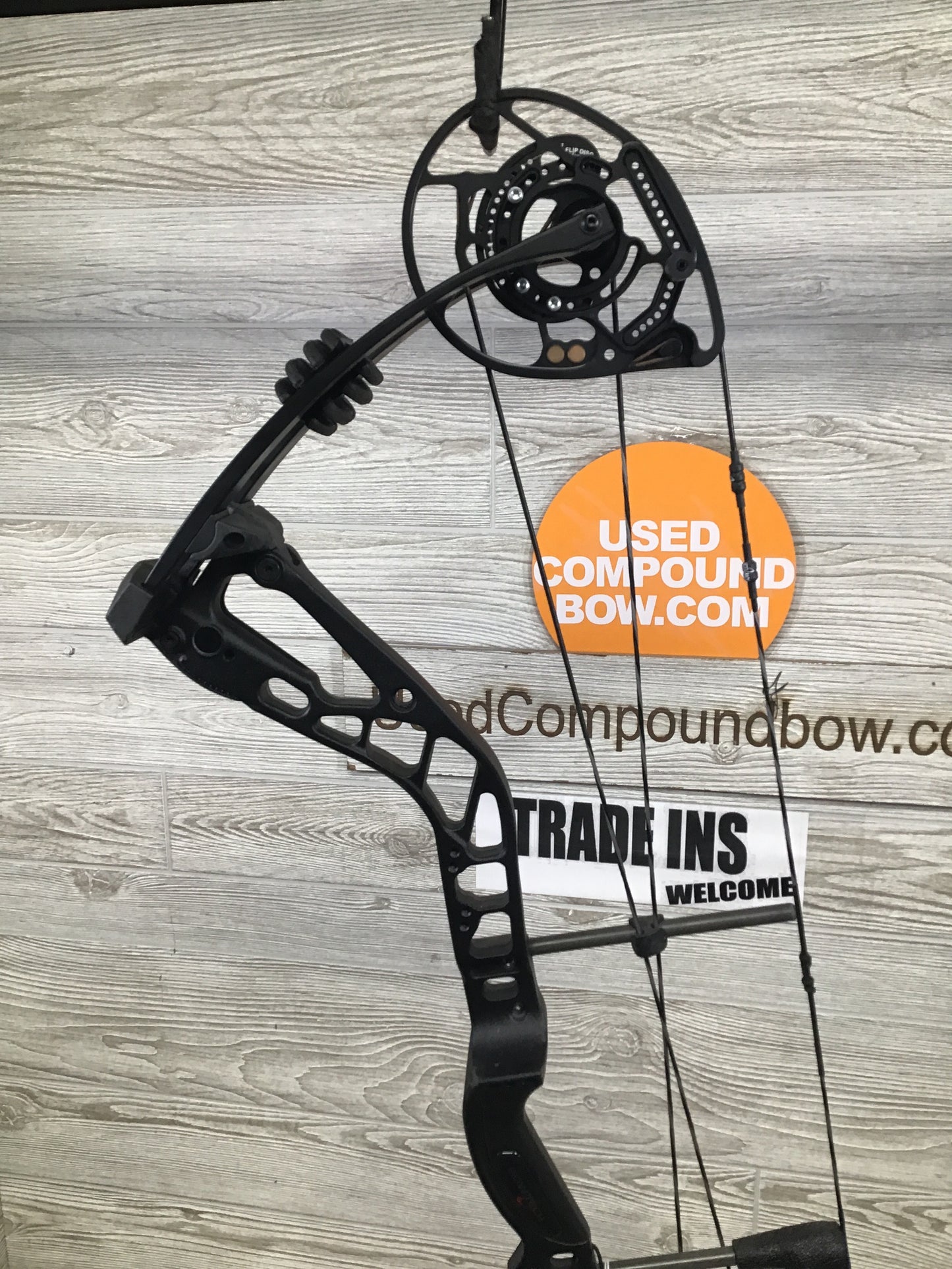 Bowtech Amplify Right Handed 21"-30" 8-70# Black