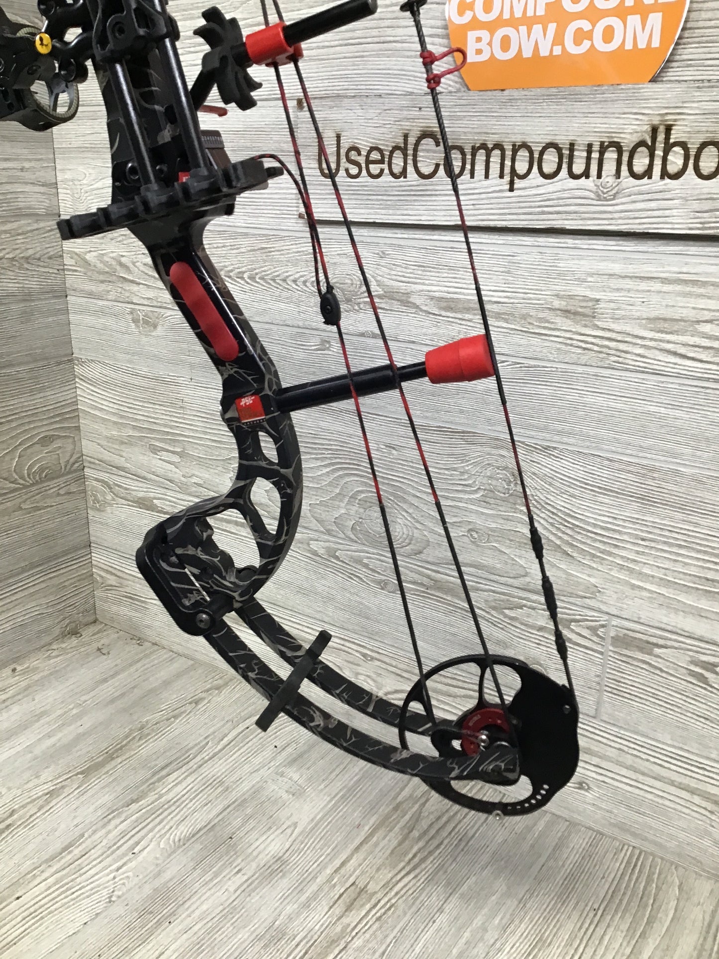 PSE Revenge Left Handed 50-60 24.5-30" Skullworks camo pkg