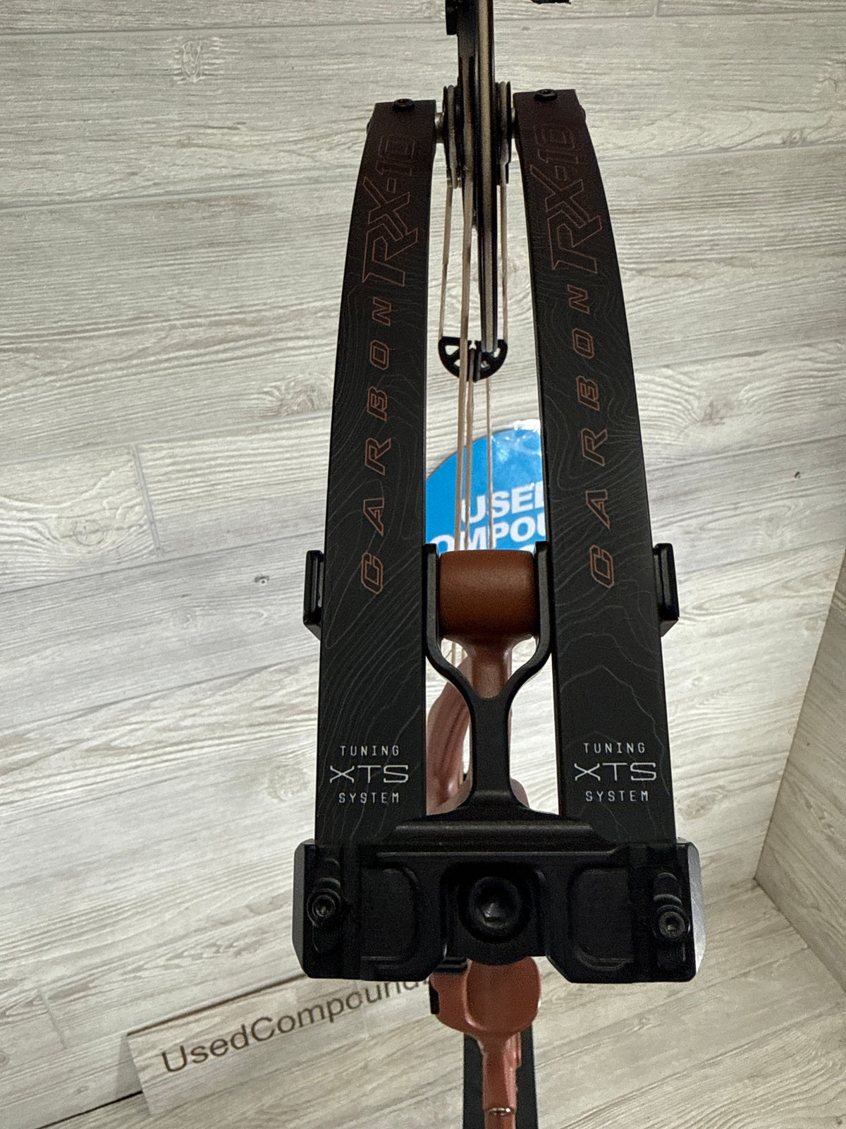 Used Hoyt RX-10 Ultra RH Georgia Clay with Black Topo Limbs 60-70#