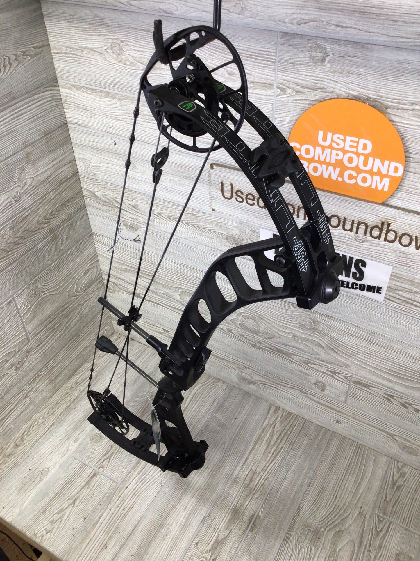 PSE Unite EC2 Right Handed 60-70# Black 25.5-31"