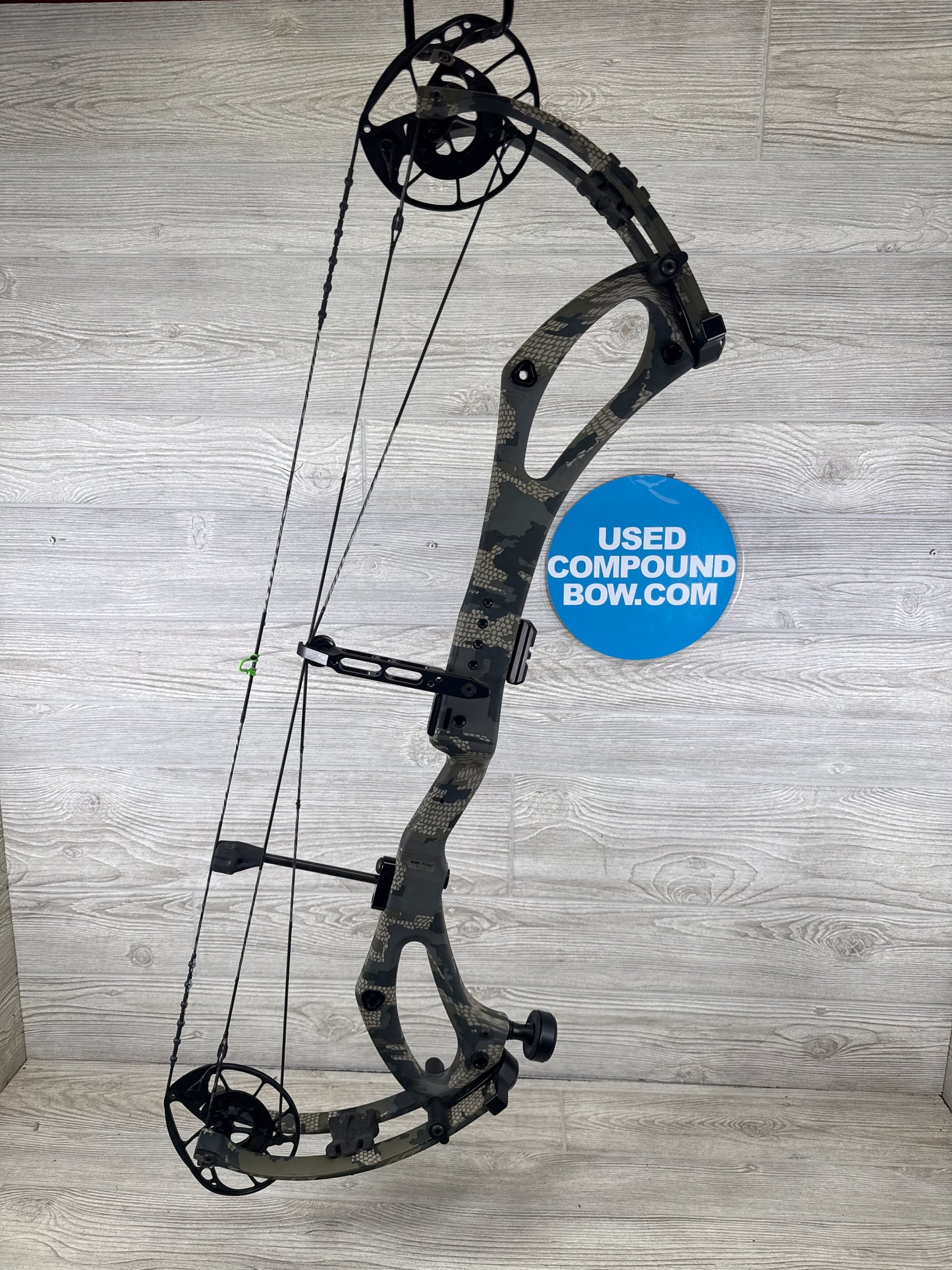 Used PSE Mach 33 Right Hand DS  70lb KuiuVerde 2.0 Bow w/ Gas SystmX Strings