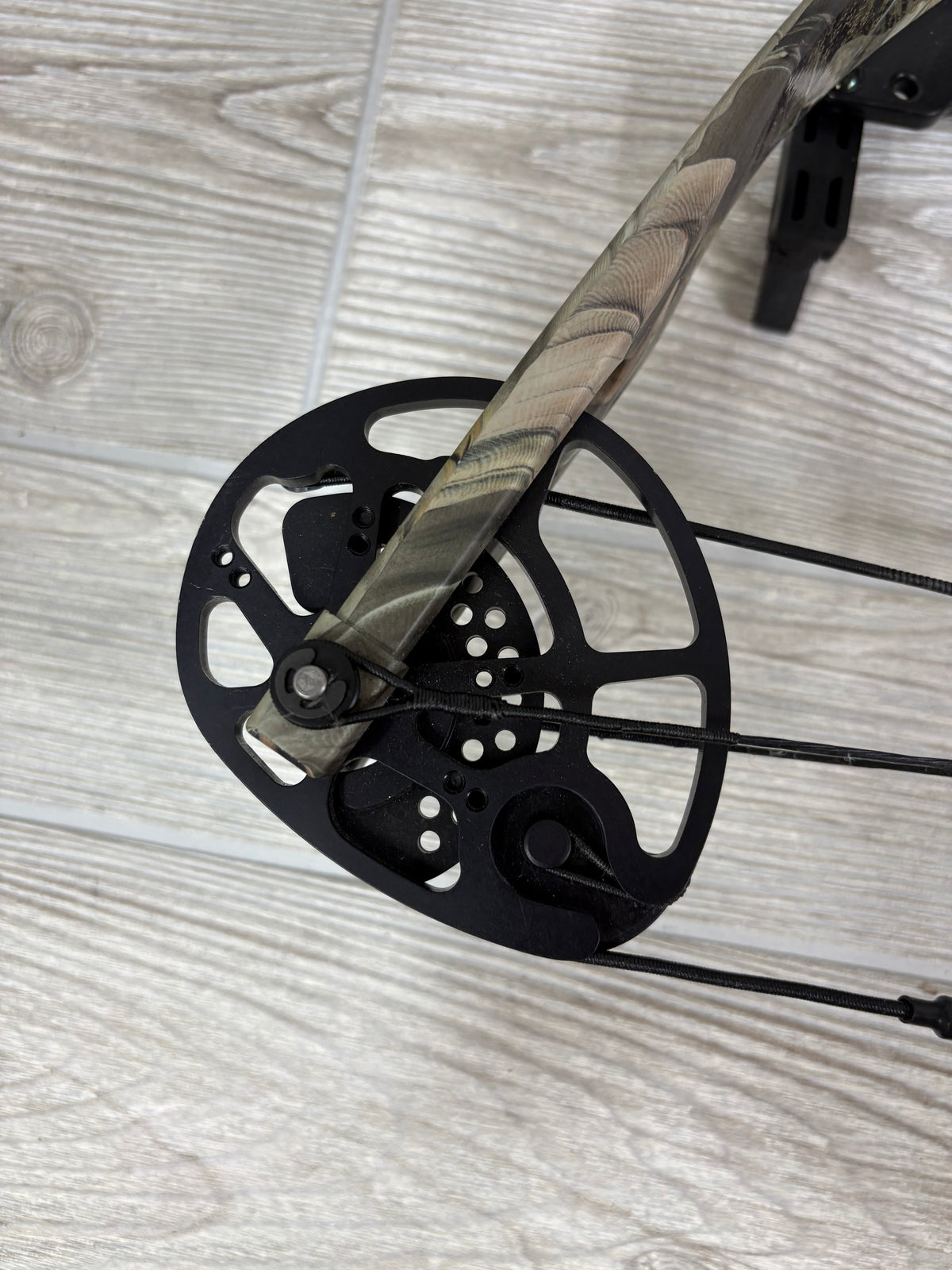 Diamond Razor Edge Bow RH Package