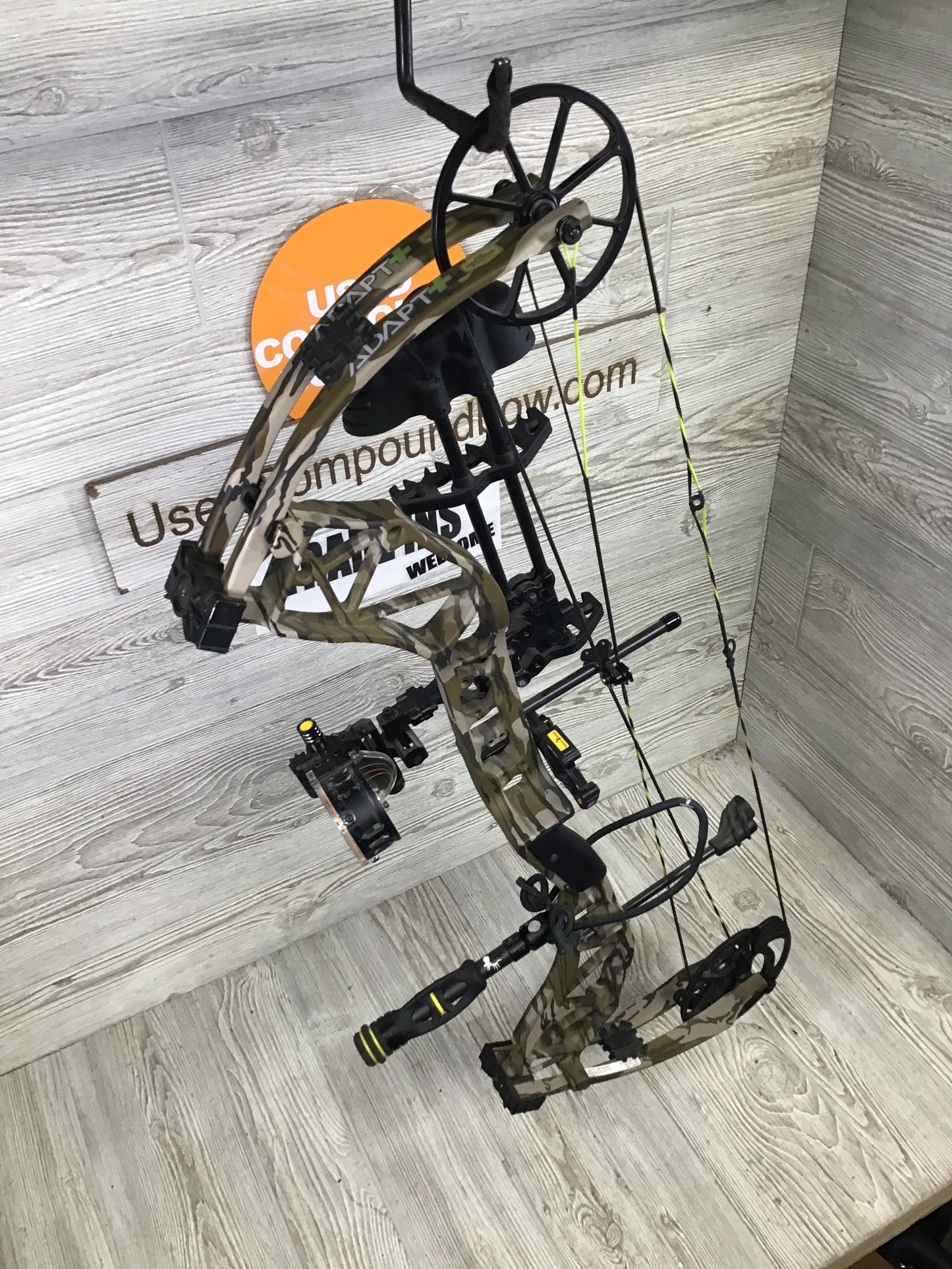 Used Bear Adapt Plus THP Package Right Handed Mossy Oak bottomlands 55-70#