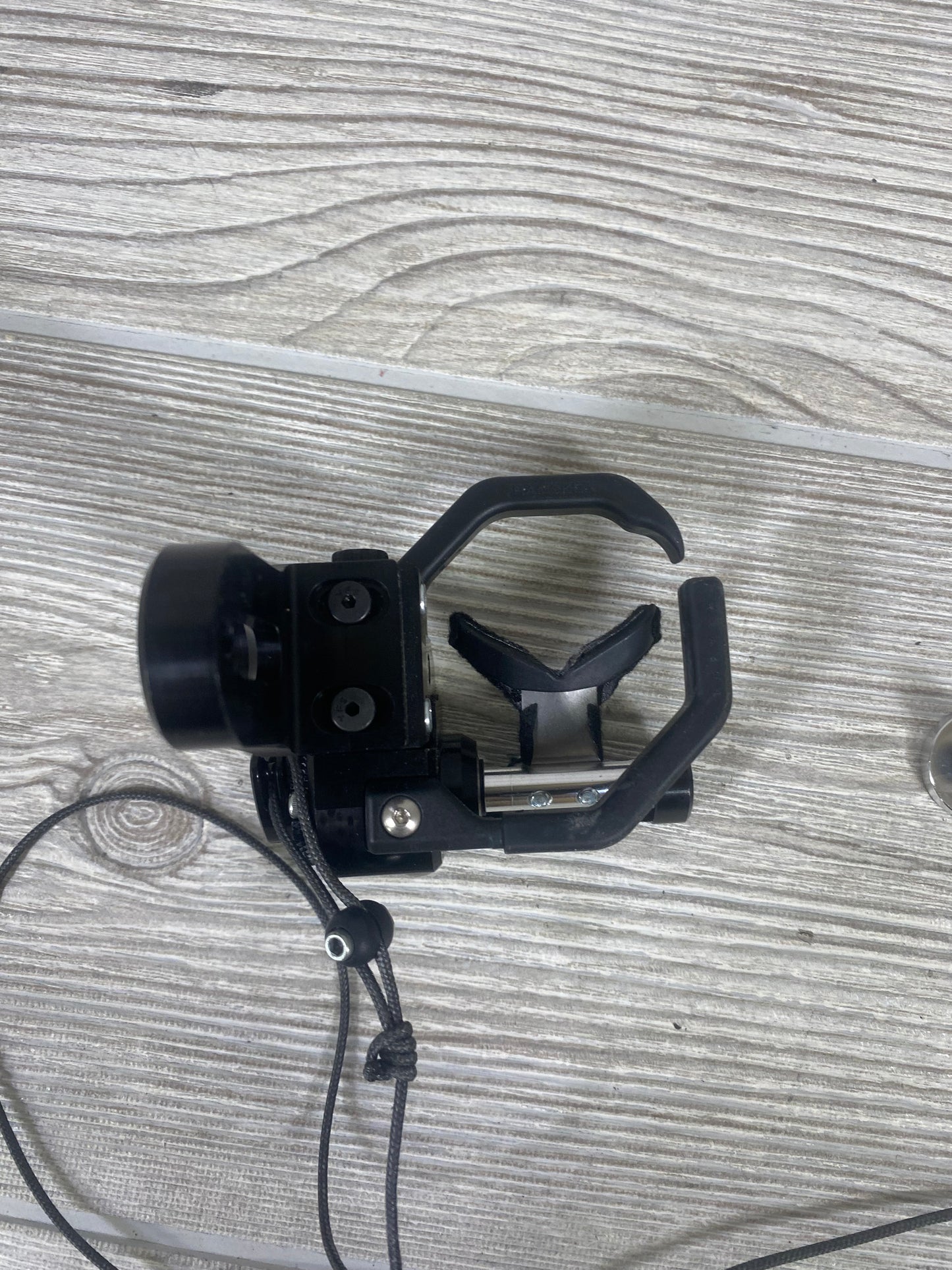 Used Hamskea Epsilon Universal Bracket RH Black