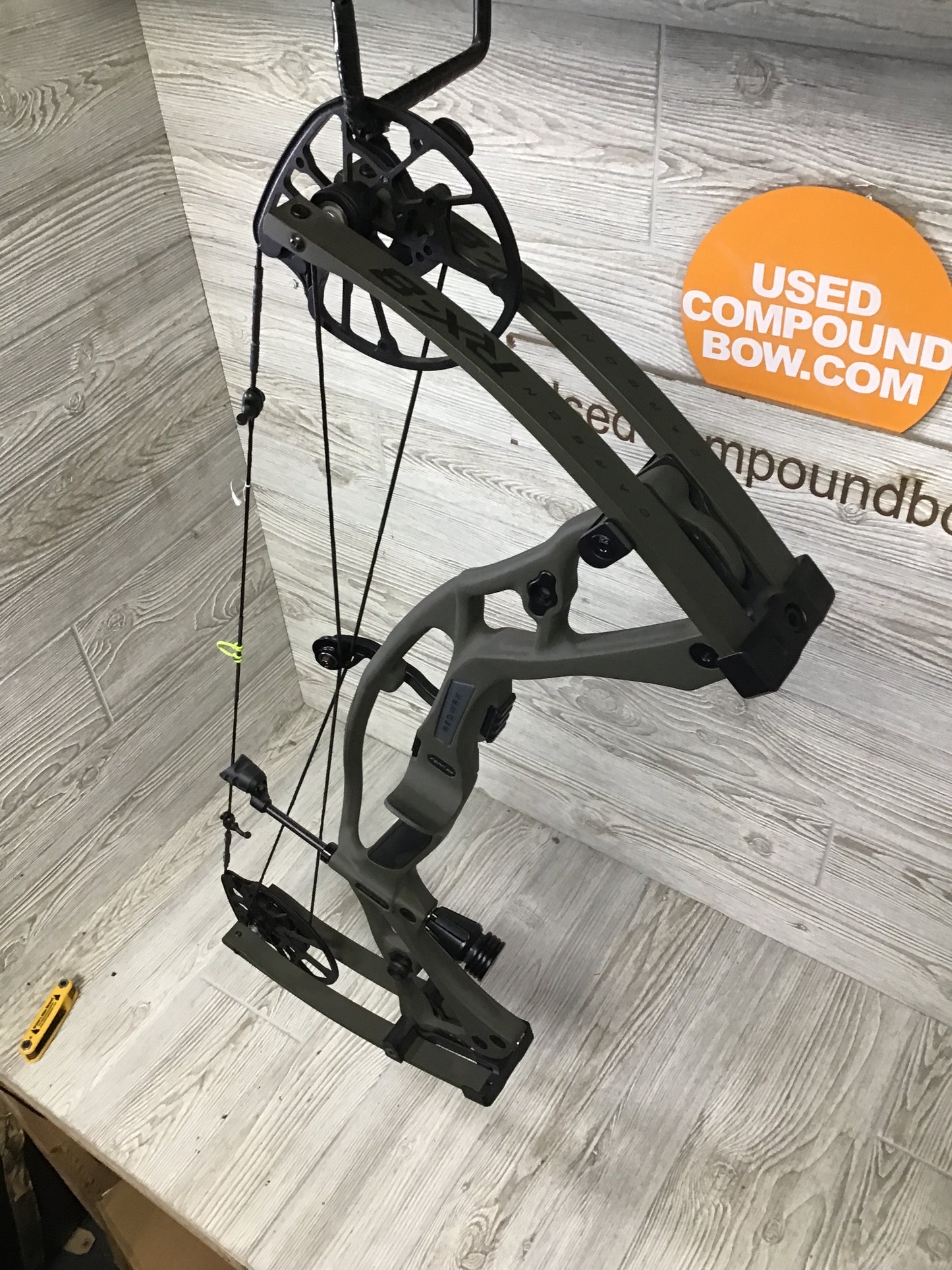 Hoyt RX-8 LH Wilderness 70lbs 25-30"