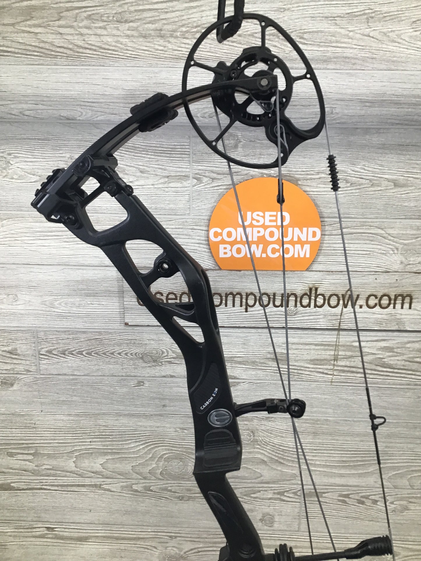 Elite Carbon Eon Black RH 60-70lbs 25.5-31"