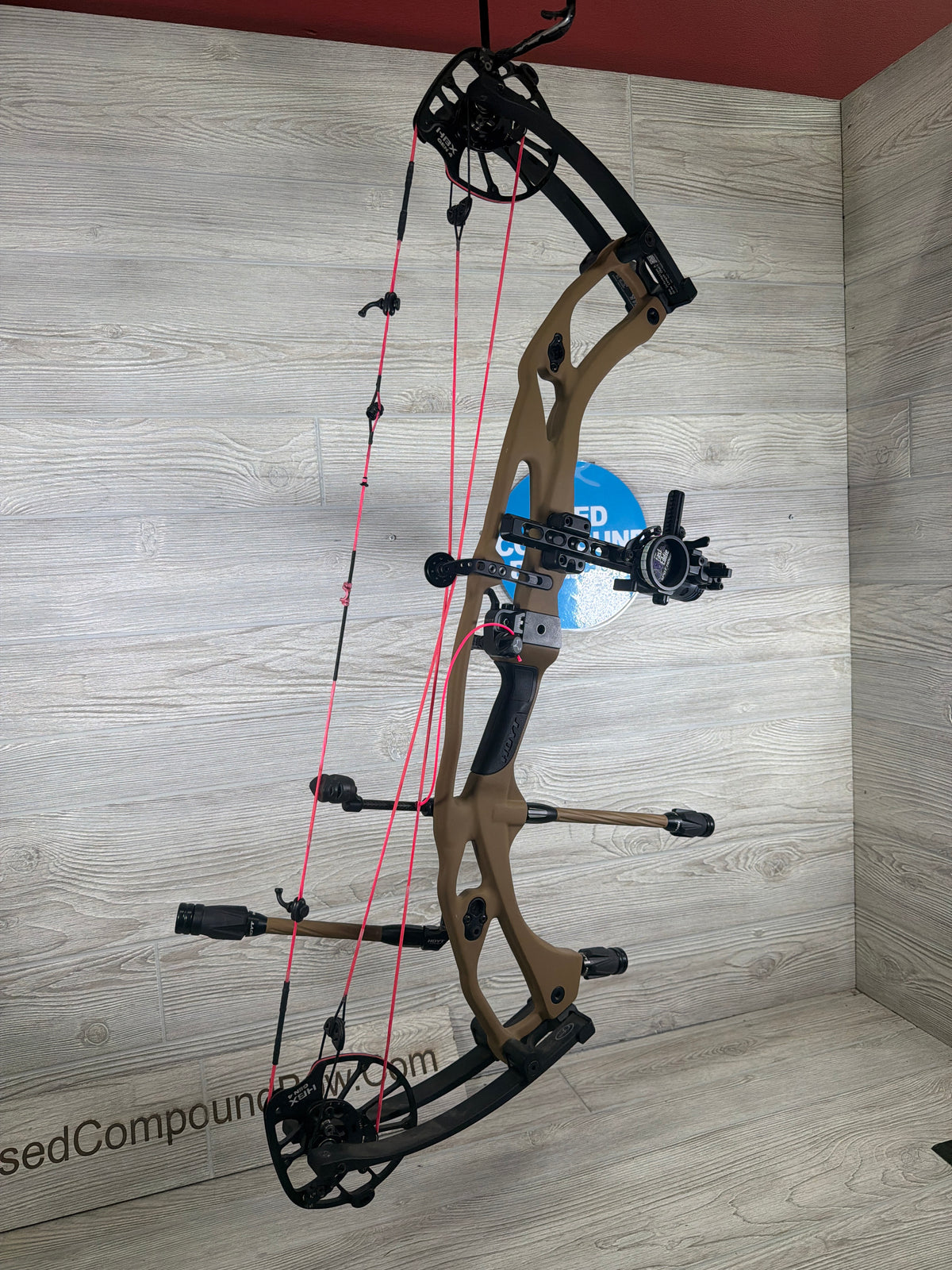 Used RX-9 Ultra 29" 70lb LOADED Bow Pkg