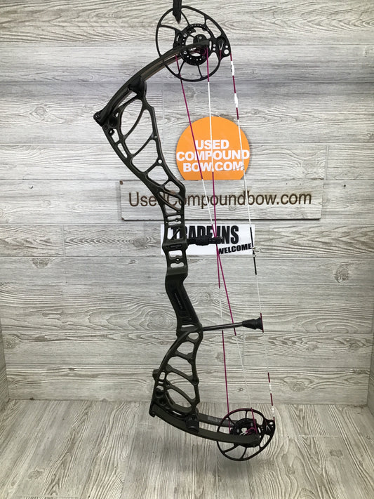 Used Bowtech Alliance 33 Right Handed 65-75# Green