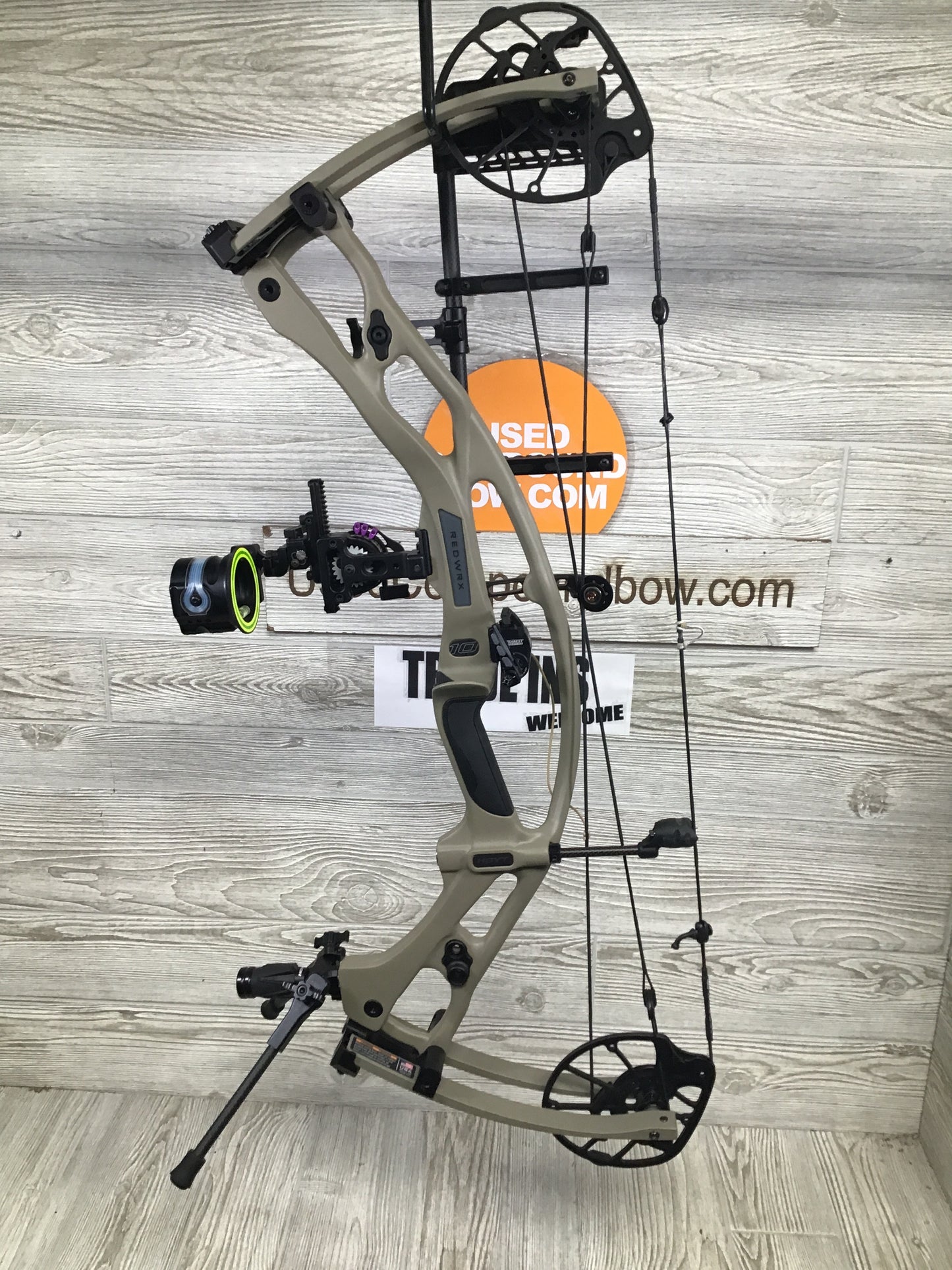 Hoyt RX-10 RH Sandstorm 70lb RTH Package
