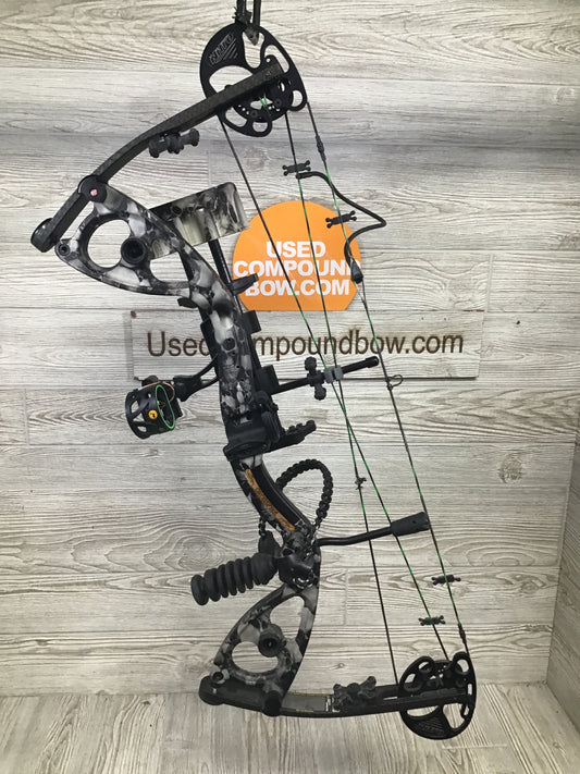 Used Martin Crossfire Skull pattern RH Ready to Hunt Package