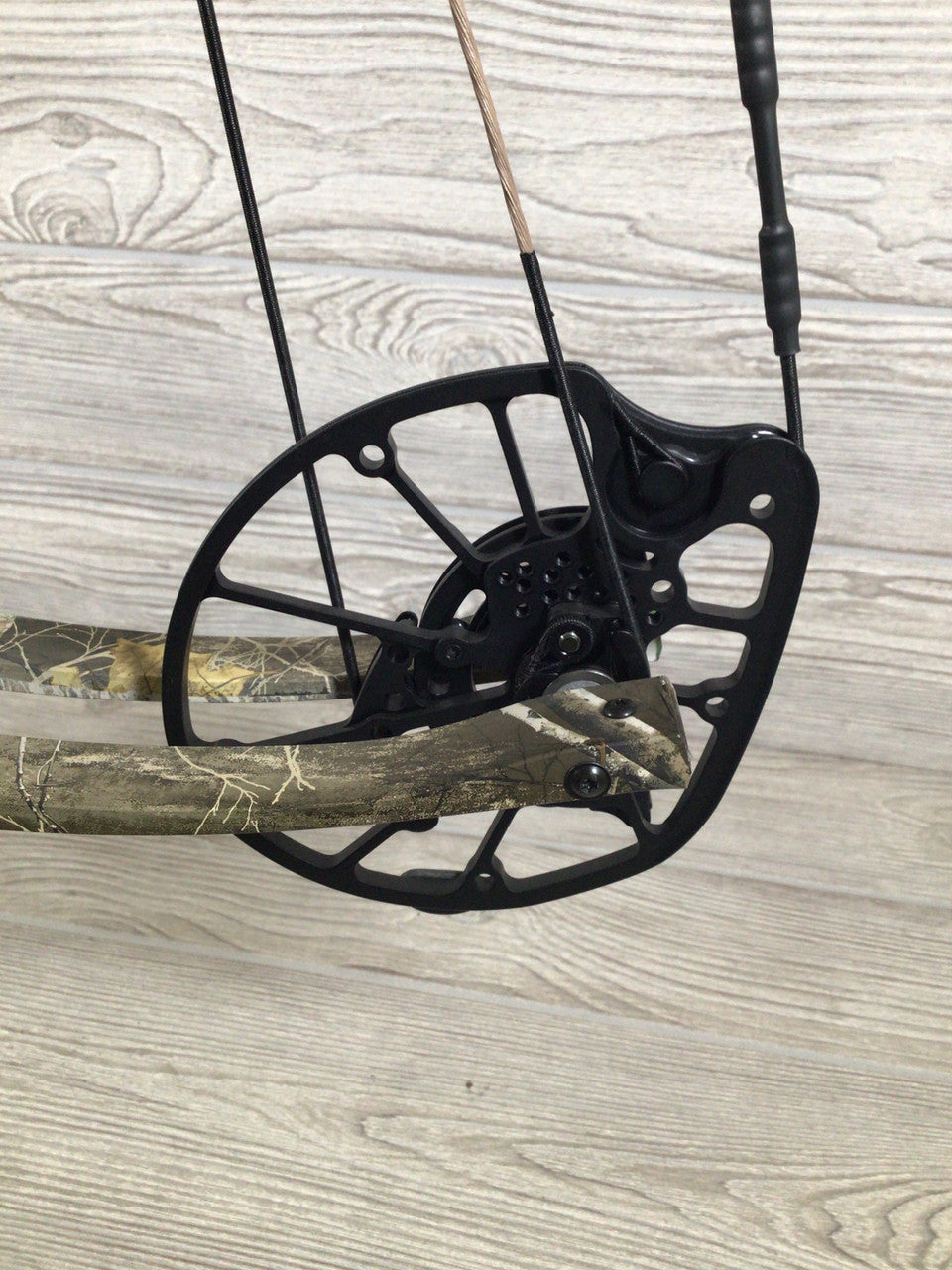 Hoyt RX-8 RH Realtree Edge 70lbs 25-30"