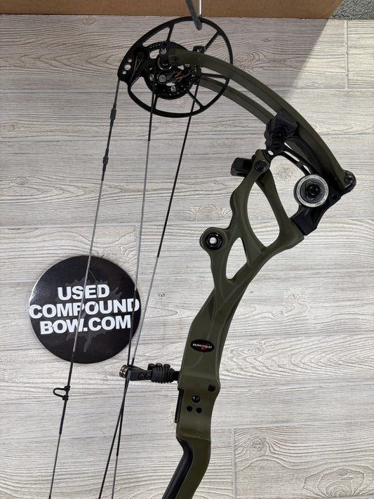 Bowtech Carbon One X 60-70# LH OD Green New Bow