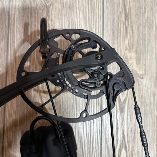Used Hoyt Enduro RH Wilderness Green 70lb Package