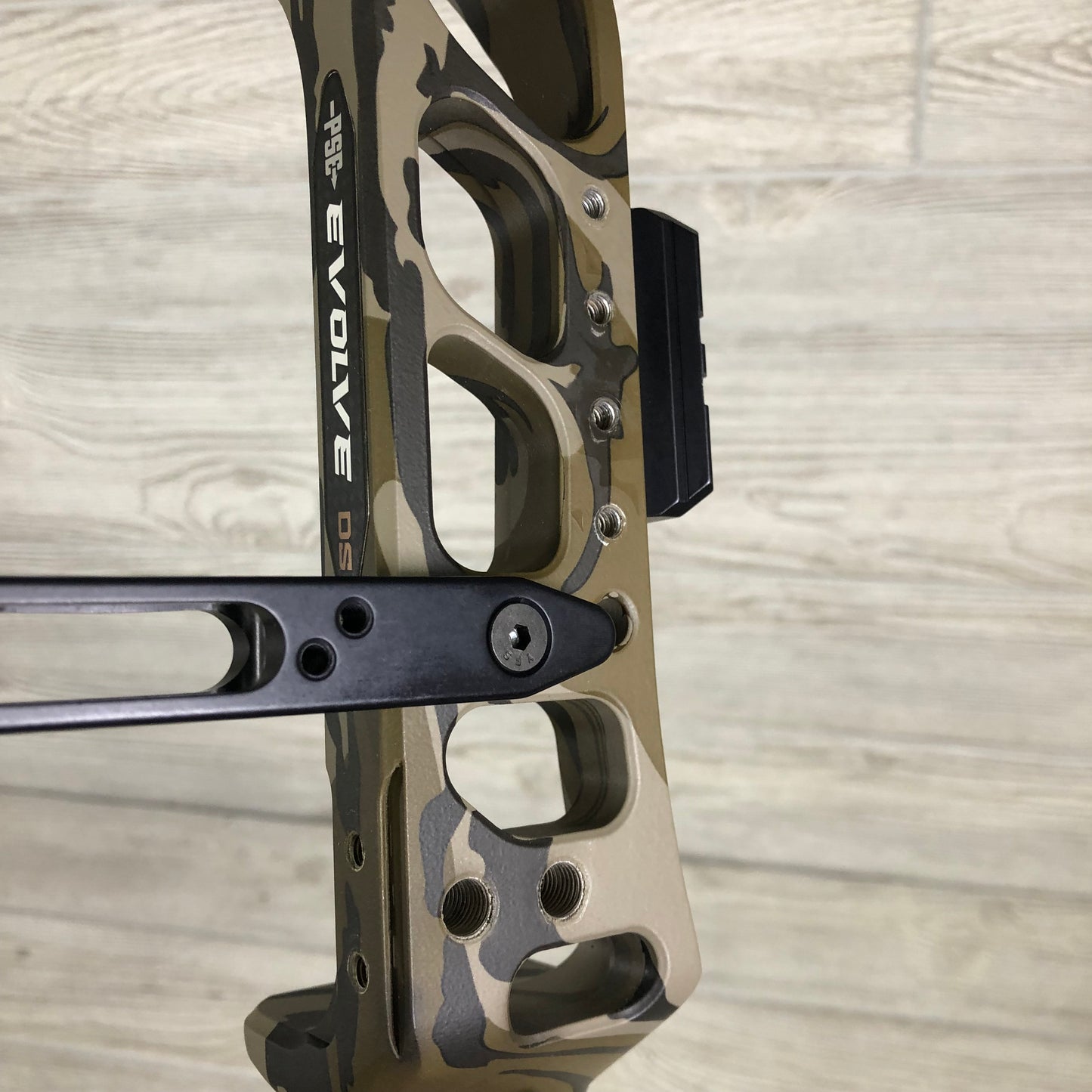Used PSE Evolve DS 33 26-31.5" RH Bottomlands