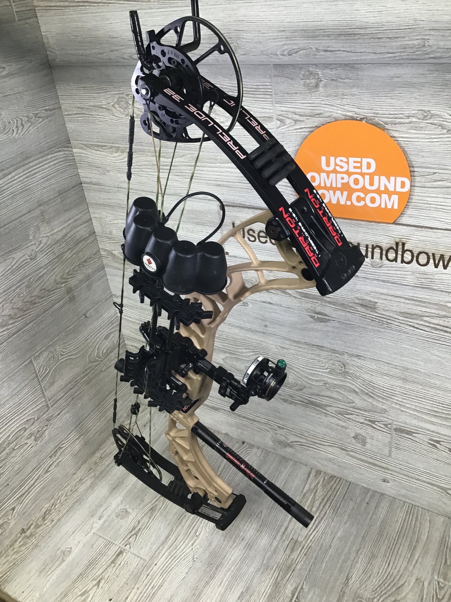 Darton Prelude 32 RIght Handed 60-70# Tan Riser Black limb package